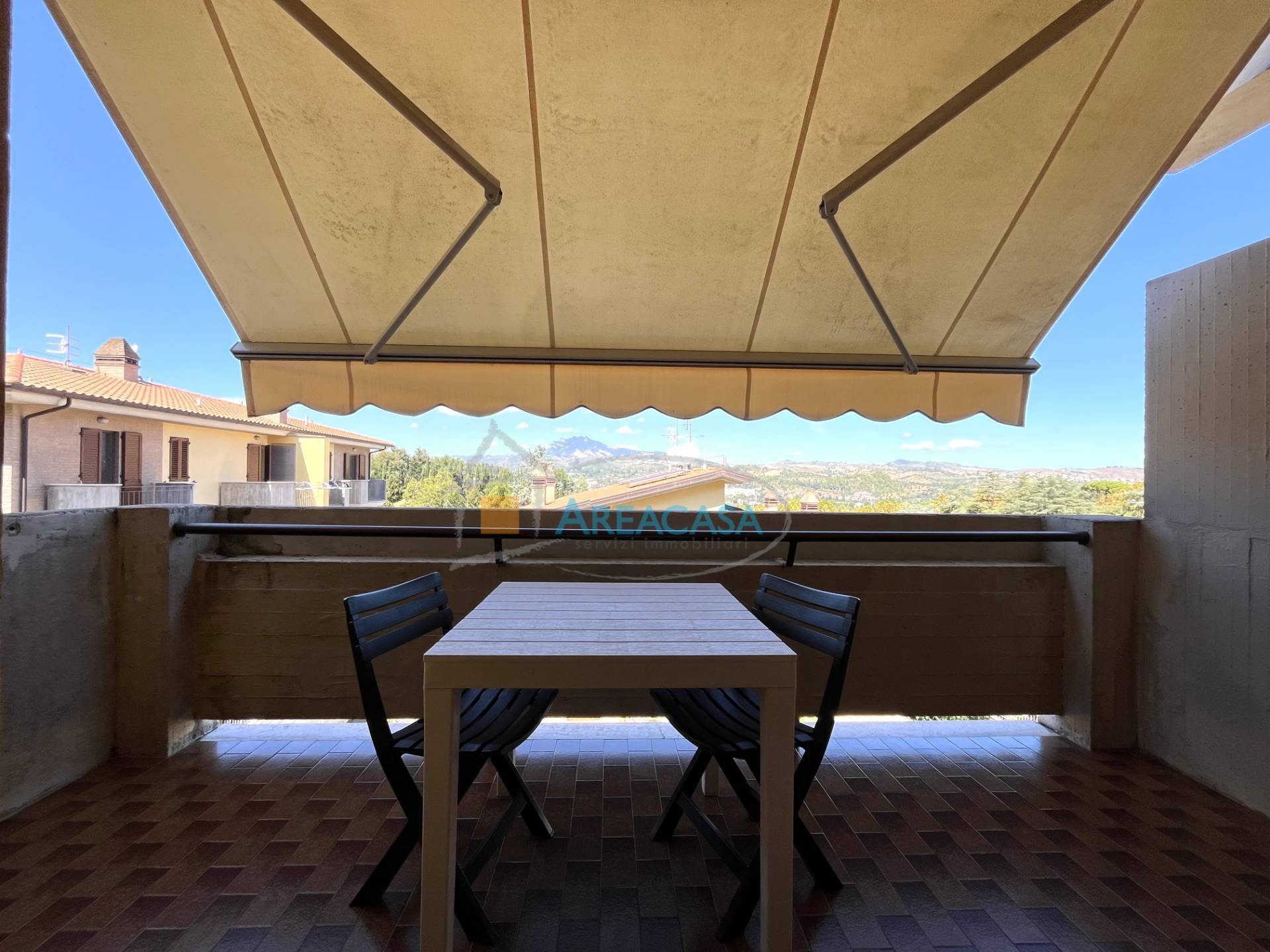 Immagine 7 di Appartamento in vendita  11 a Folignano