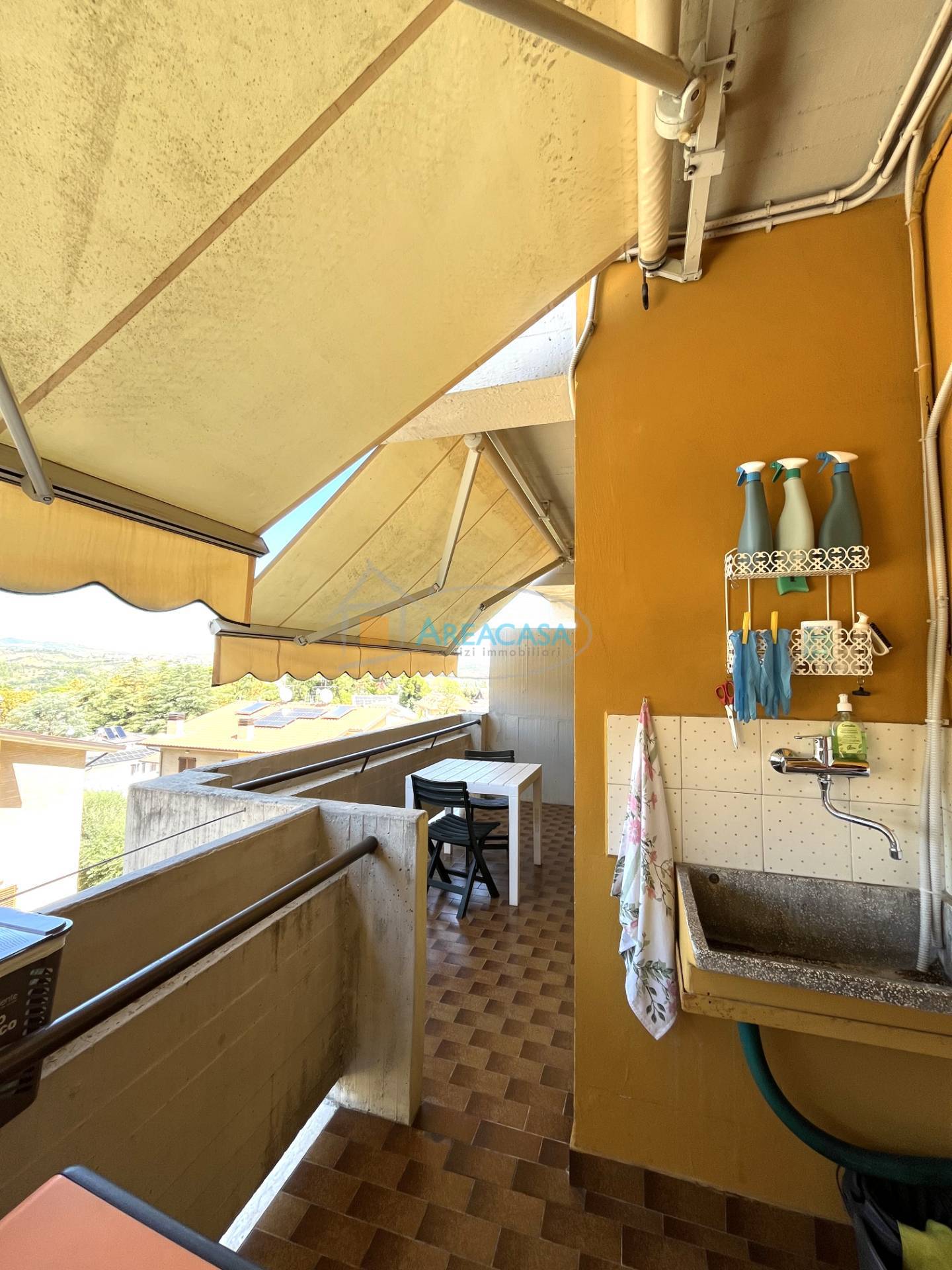 Immagine 17 di Appartamento in vendita  11 a Folignano