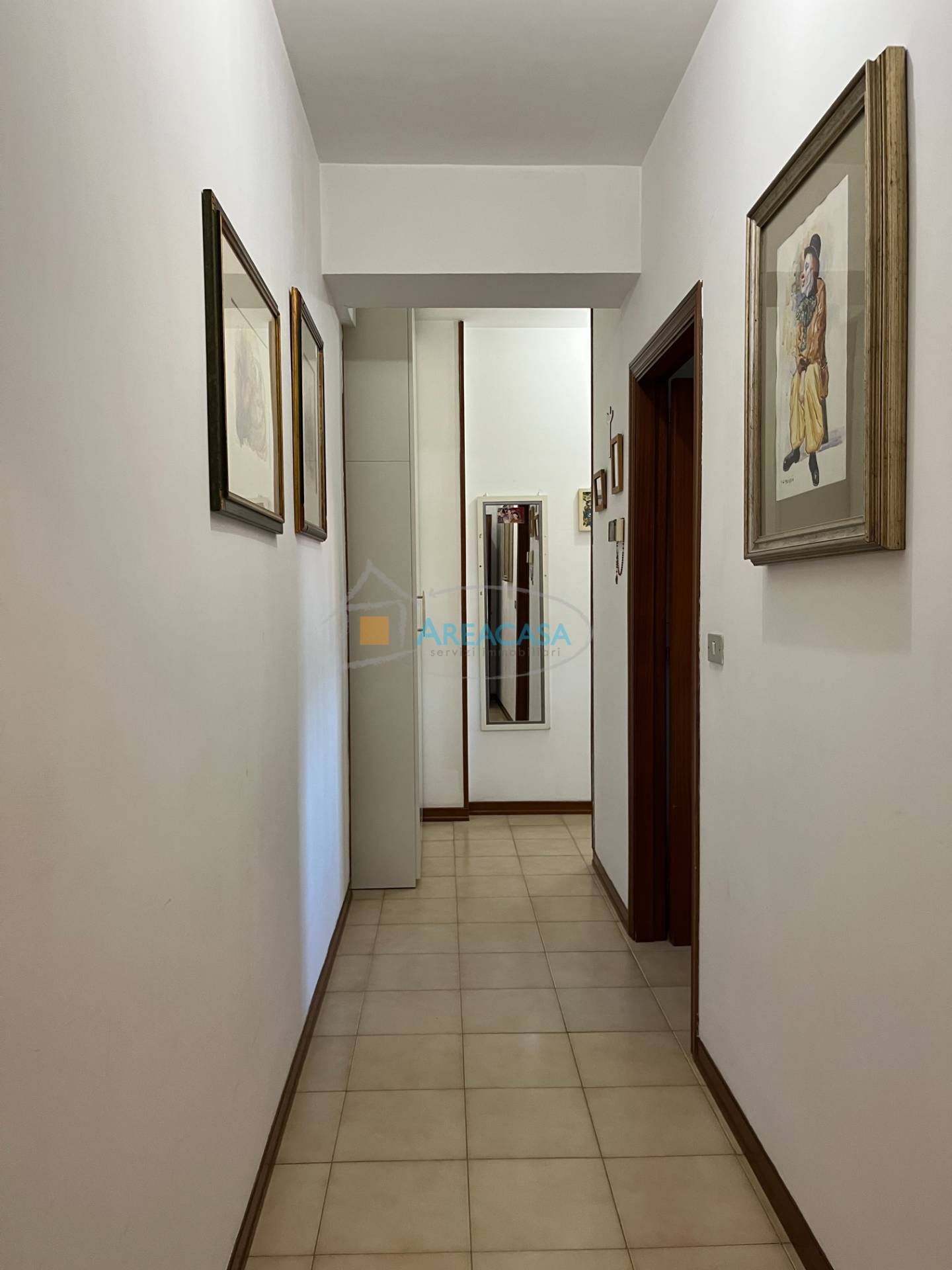 Immagine 21 di Appartamento in vendita  11 a Folignano