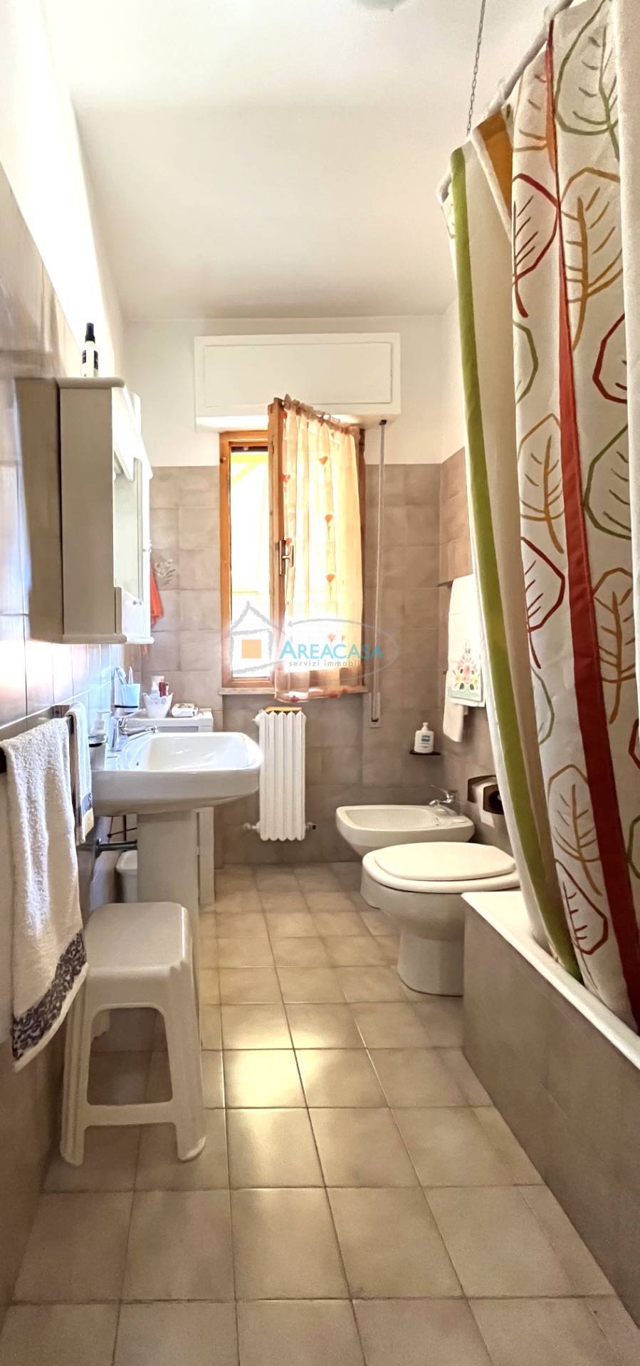 Immagine 26 di Appartamento in vendita  11 a Folignano