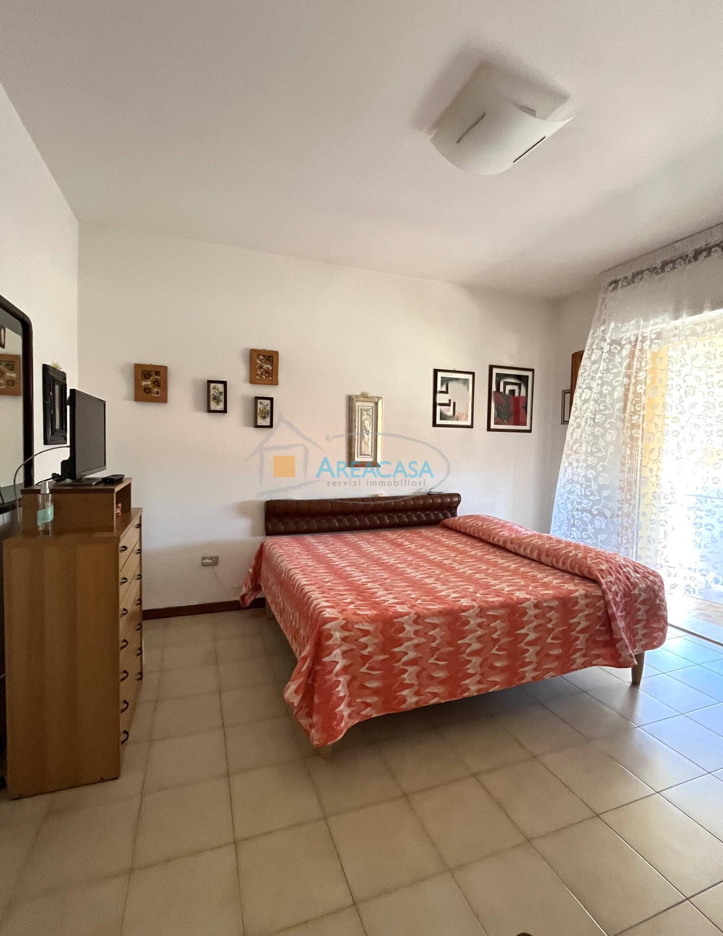 Immagine 29 di Appartamento in vendita  11 a Folignano