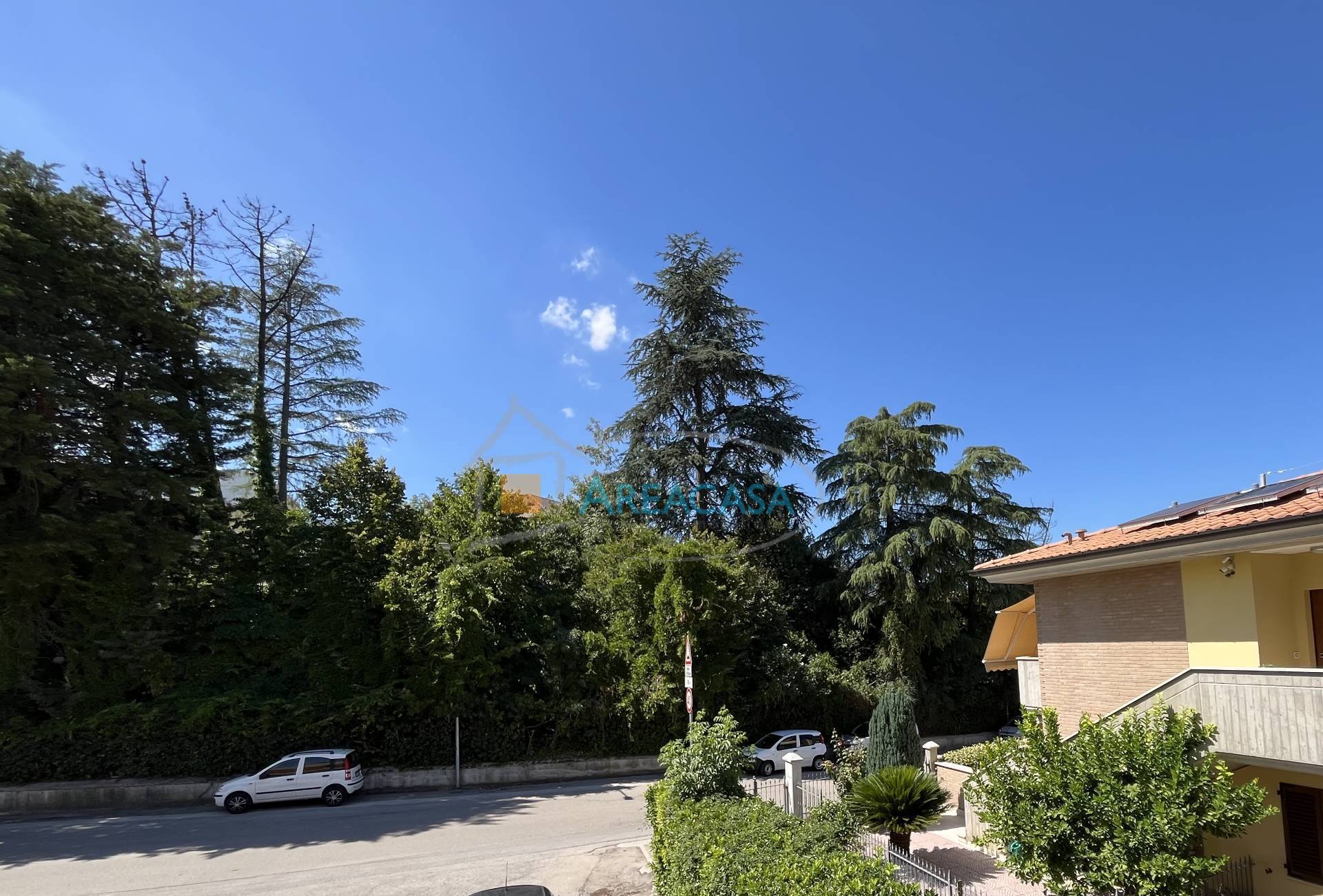 Immagine 32 di Appartamento in vendita  11 a Folignano