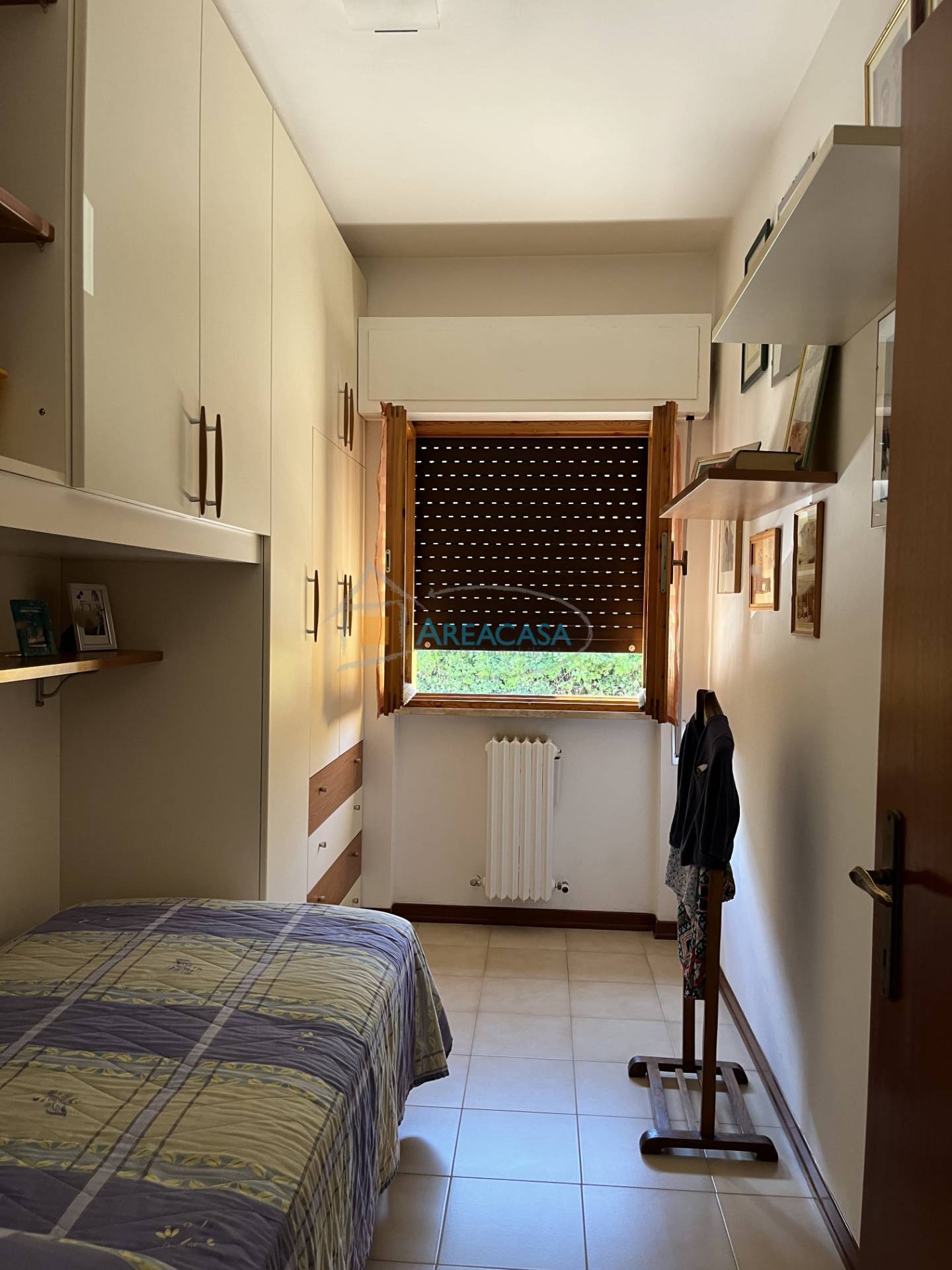 Immagine 36 di Appartamento in vendita  11 a Folignano