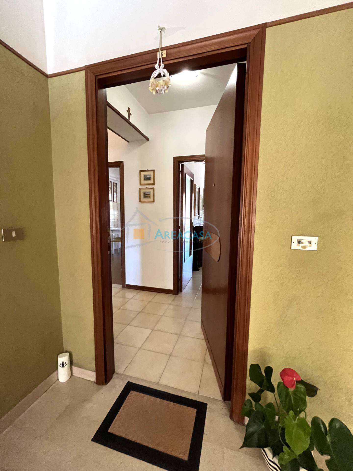 Immagine 40 di Appartamento in vendita  11 a Folignano