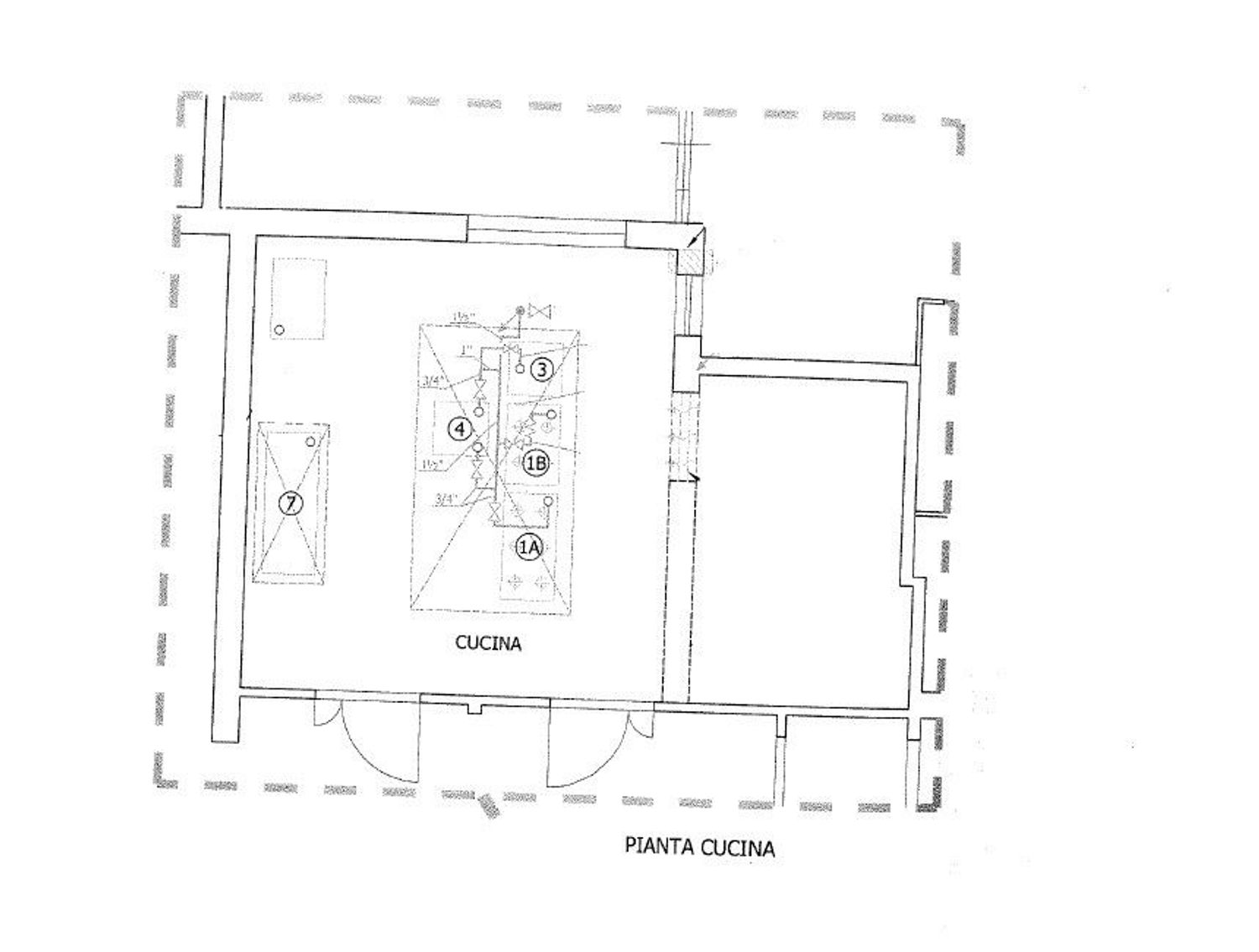Immagine 3 di Locale commerciale in vendita  a Ravenna