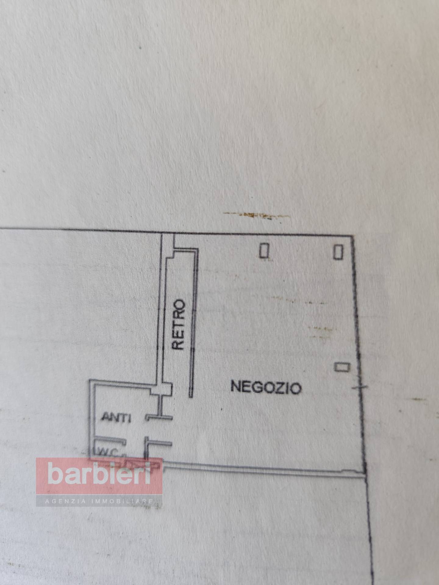 Immagine 2 di Negozio in affitto  in VIALE ROMAGNA a Cervia