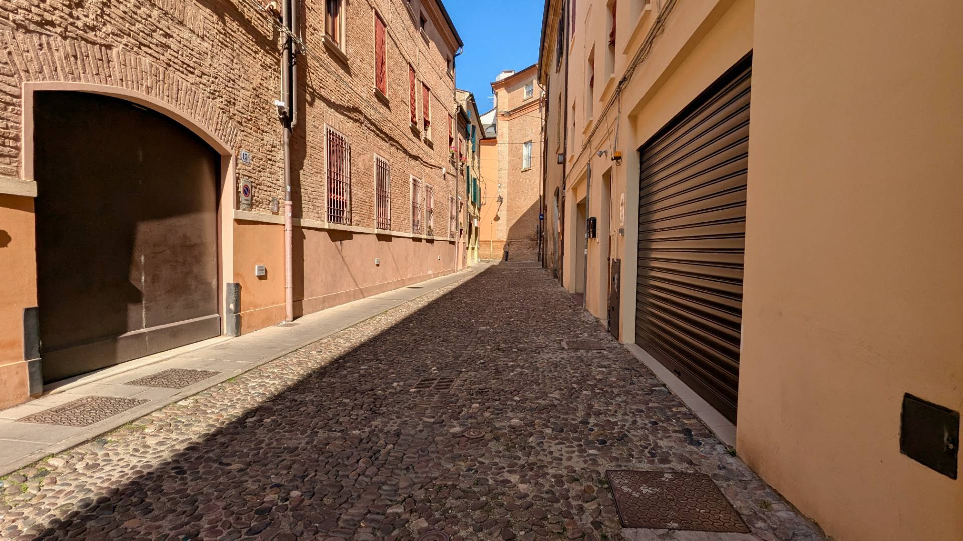 Immagine 25 di Appartamento in vendita  in Via Del Podesta' a Ferrara