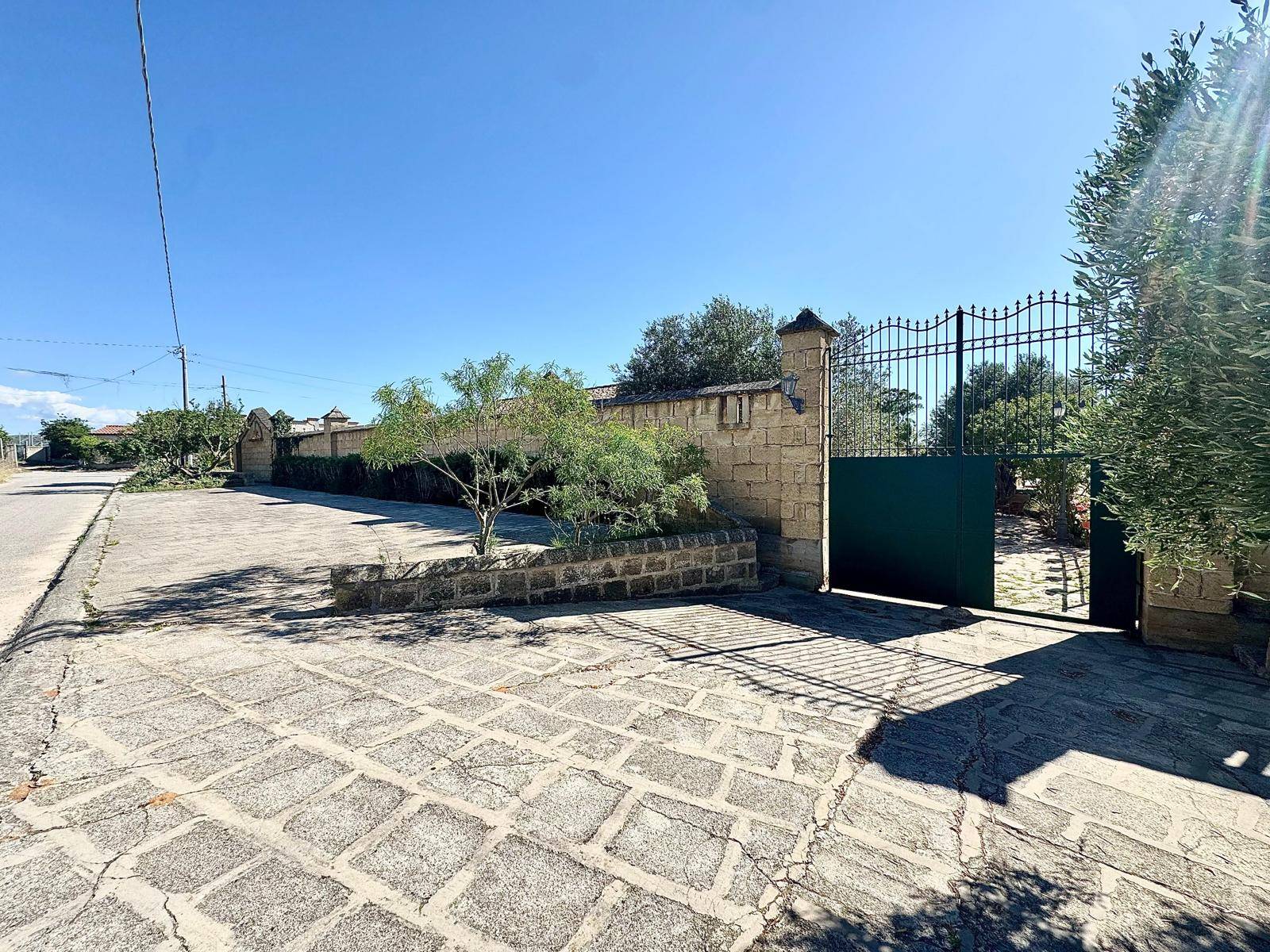 Immagine 2 di Villa in vendita  in Contrada Arnao snc a Partinico