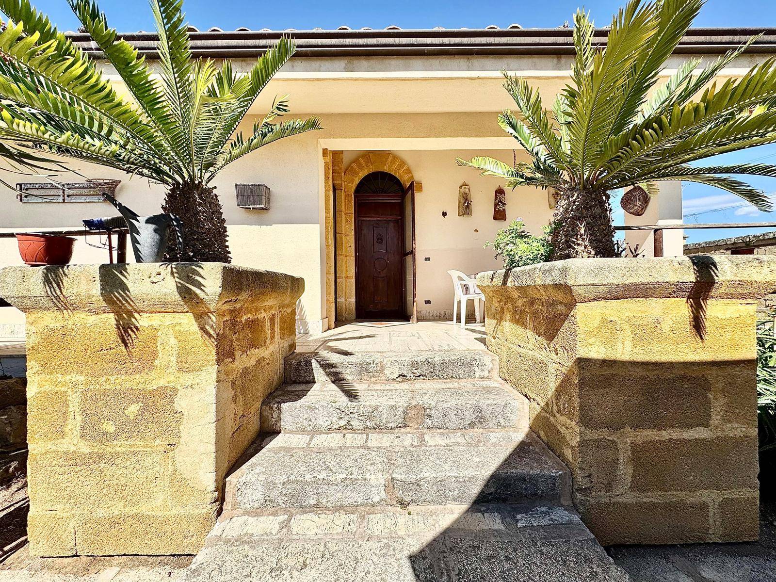 Immagine 11 di Villa in vendita  in Contrada Arnao snc a Partinico