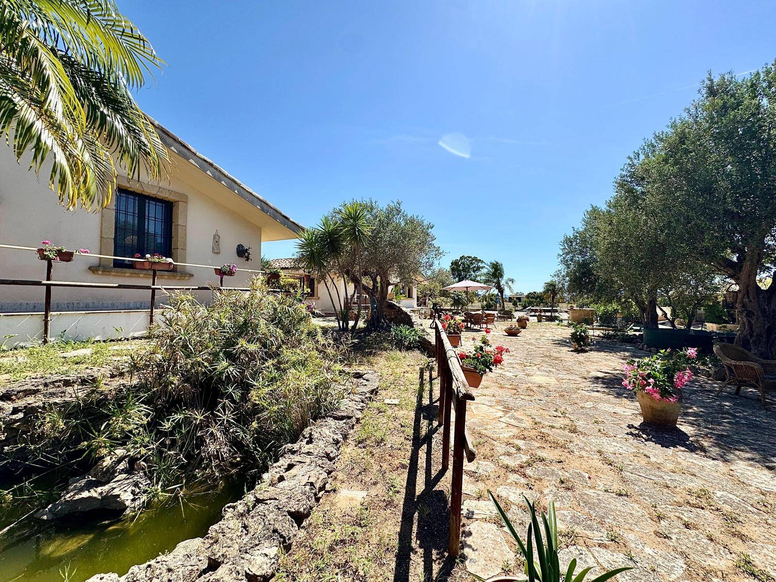 Immagine 38 di Villa in vendita  in Contrada Arnao snc a Partinico