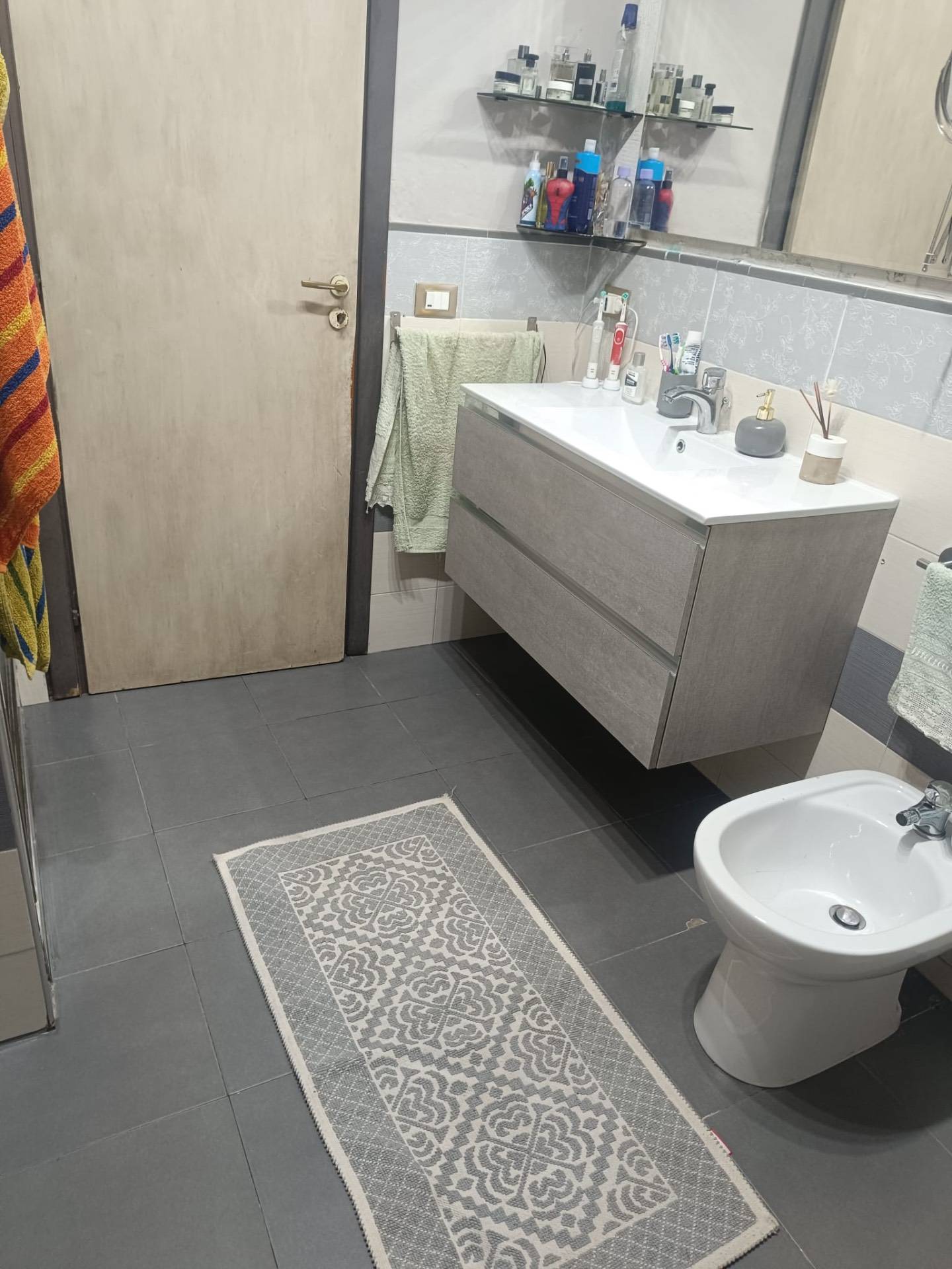 Immagine 18 di Appartamento in vendita  in Via Francesco Lucchesi Palli 41 a Palermo