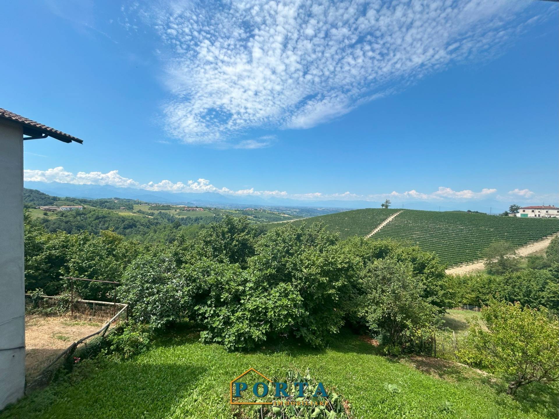 Immagine 2 di Rustico / casale in vendita  in Borgata Ansaldi snc a Barolo