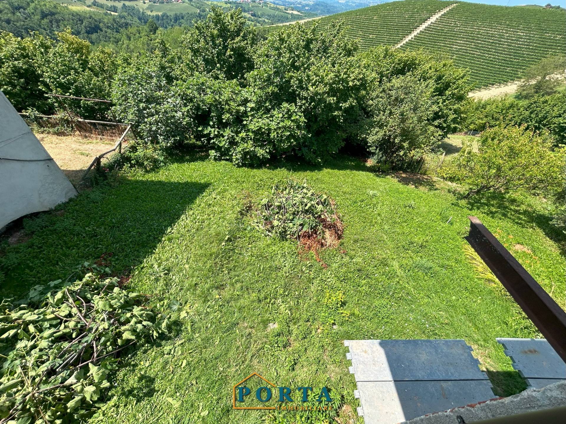 Immagine 25 di Rustico / casale in vendita  in Borgata Ansaldi snc a Barolo