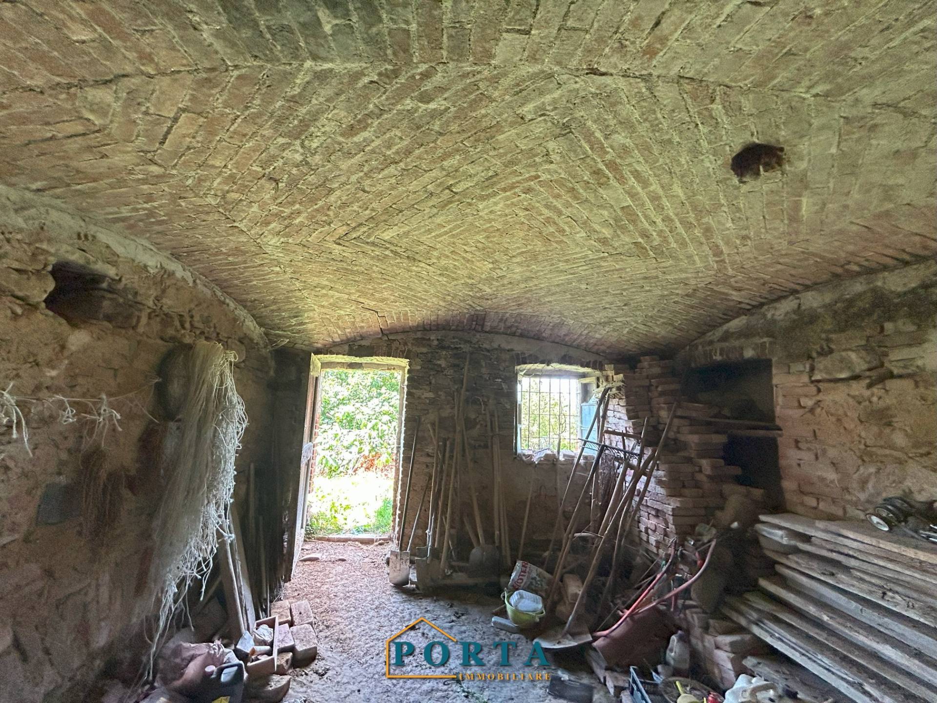 Immagine 16 di Rustico / casale in vendita  in Borgata Ansaldi snc a Barolo