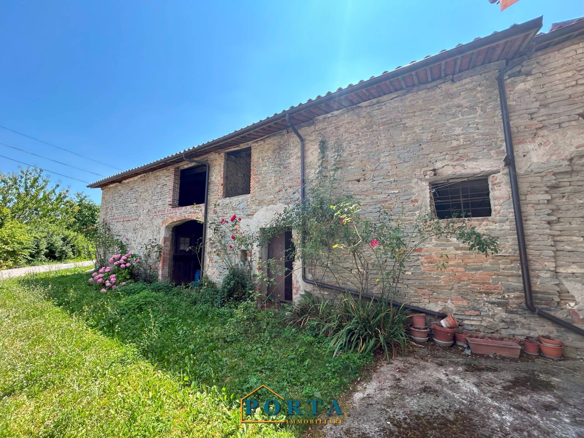 Immagine 3 di Rustico / casale in vendita  in Borgata Ansaldi snc a Barolo