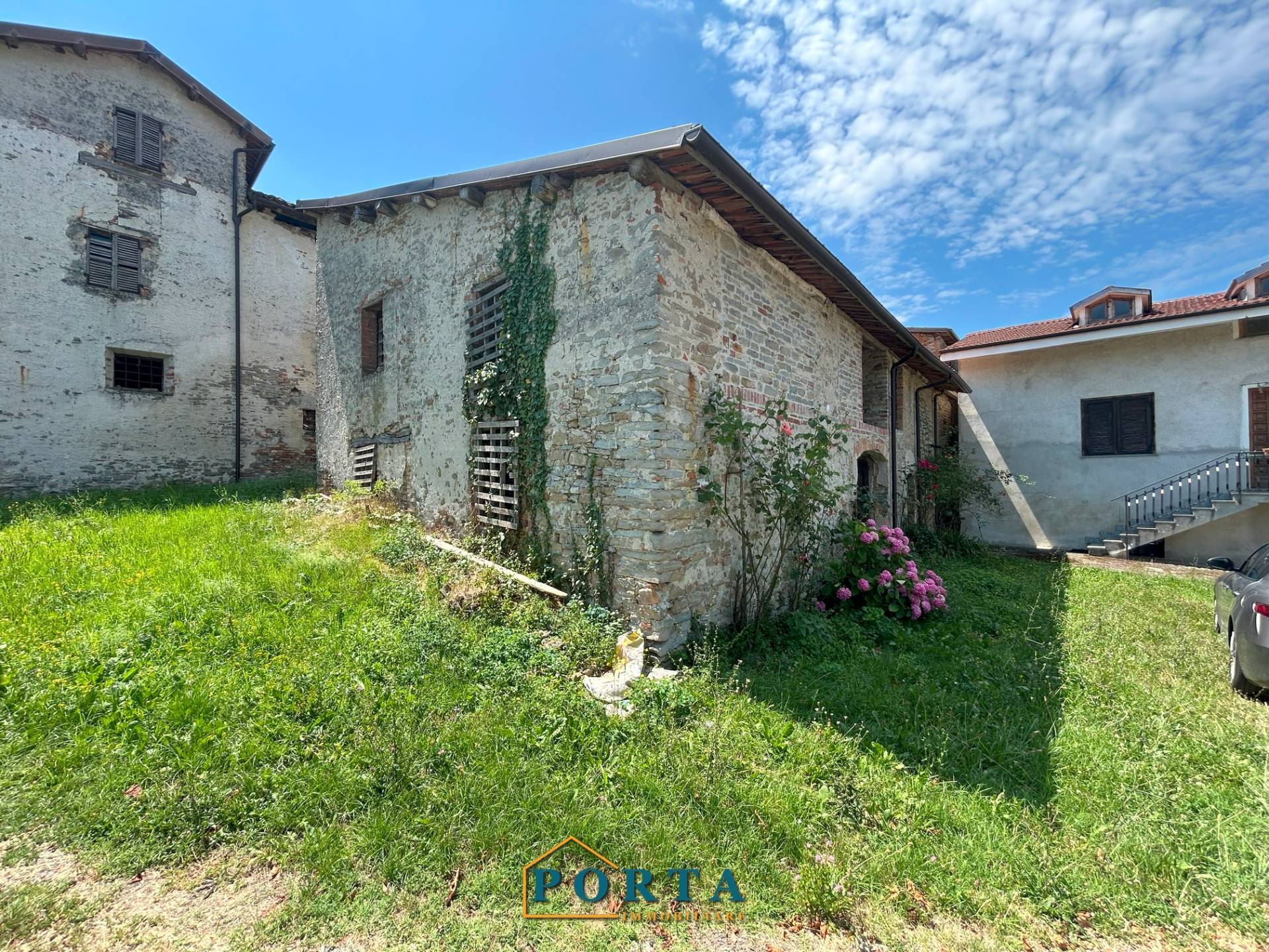 Immagine 5 di Rustico / casale in vendita  in Borgata Ansaldi snc a Barolo