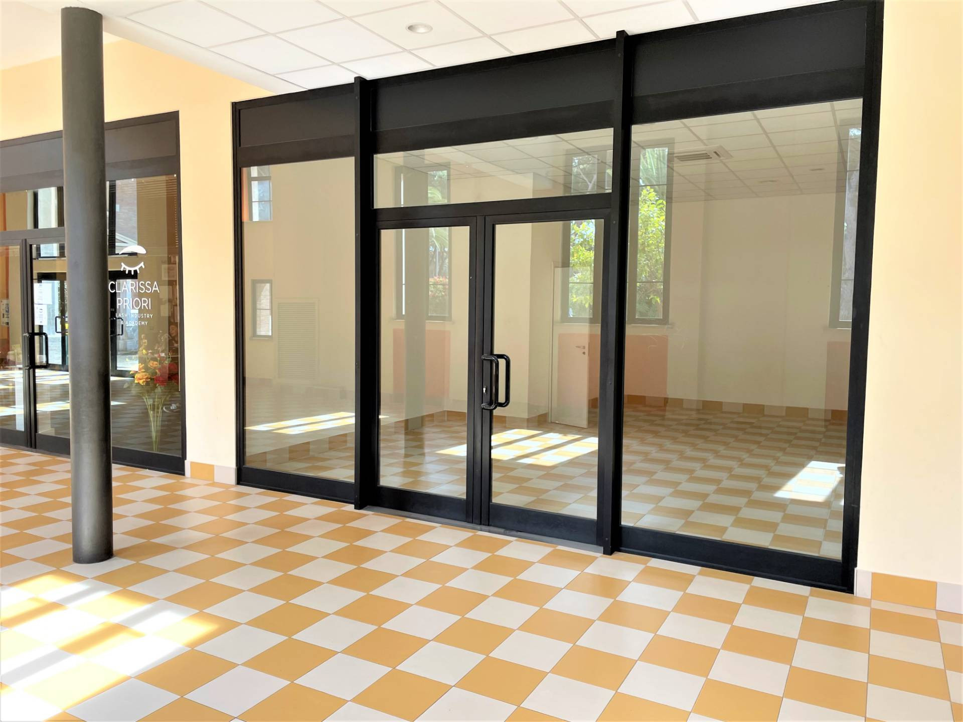 Immagine 13 di Locale commerciale in affitto  in Via dei Romagnoli 515 a Roma