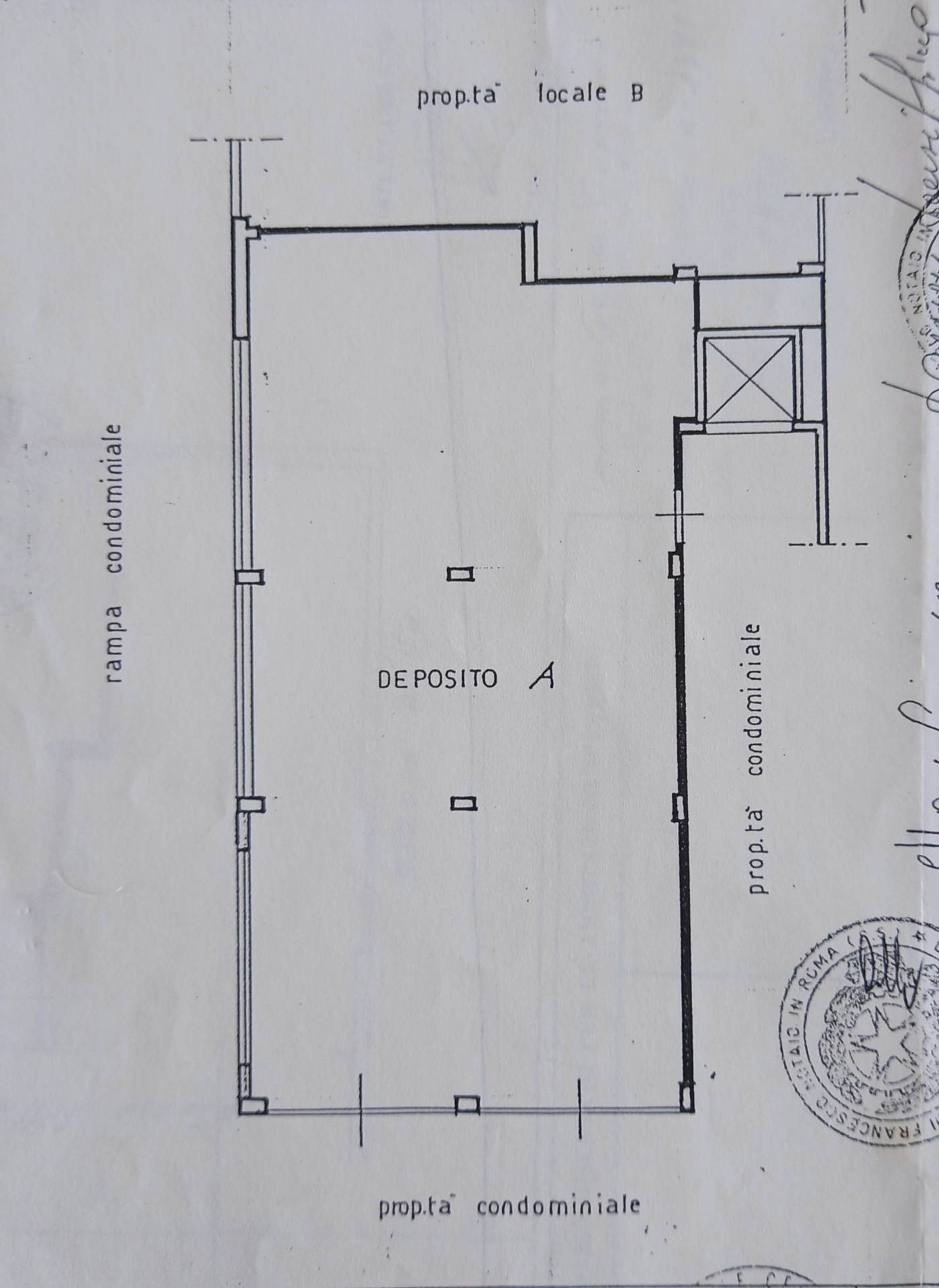 Immagine 13 di Magazzino in vendita  in Via Marsiglia a Pomezia