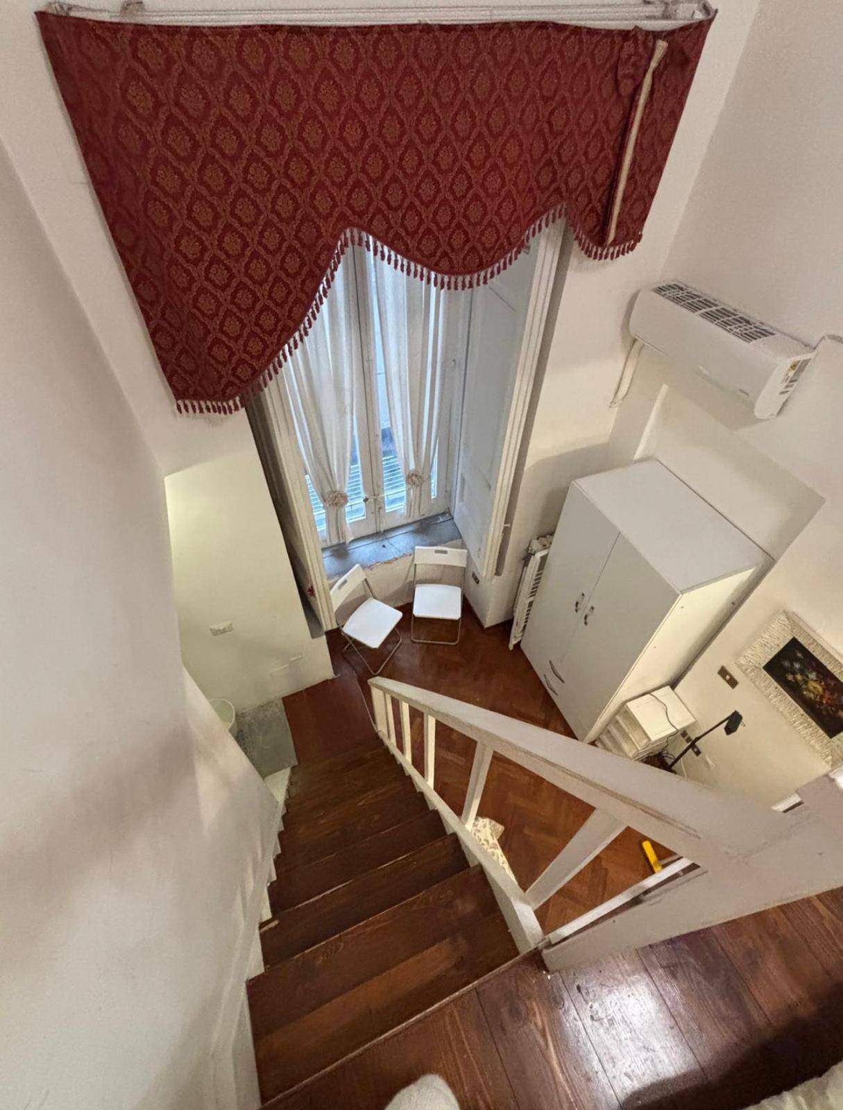 Immagine 11 di Appartamento in vendita  in via costantinopoli 30 a Napoli