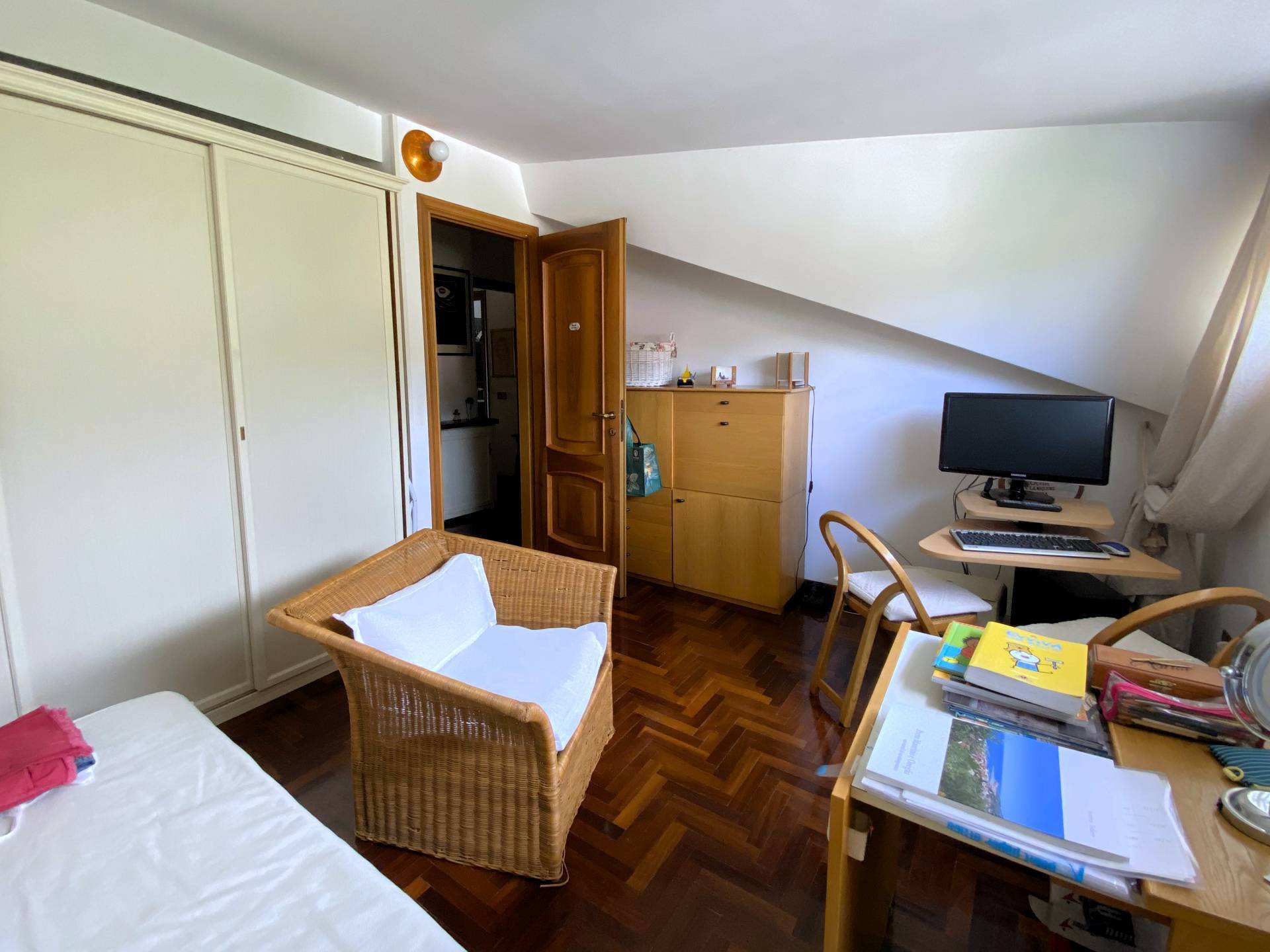 Immagine 27 di Casa semindipendente in vendita  in Strada Massabovi 13 a Imperia