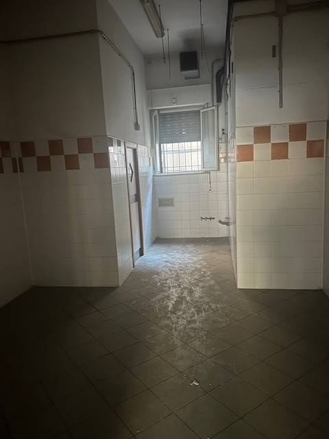 Immagine 7 di Locale commerciale in vendita  in VIA DELLA VITTORIA 9/11 a Alba Adriatica
