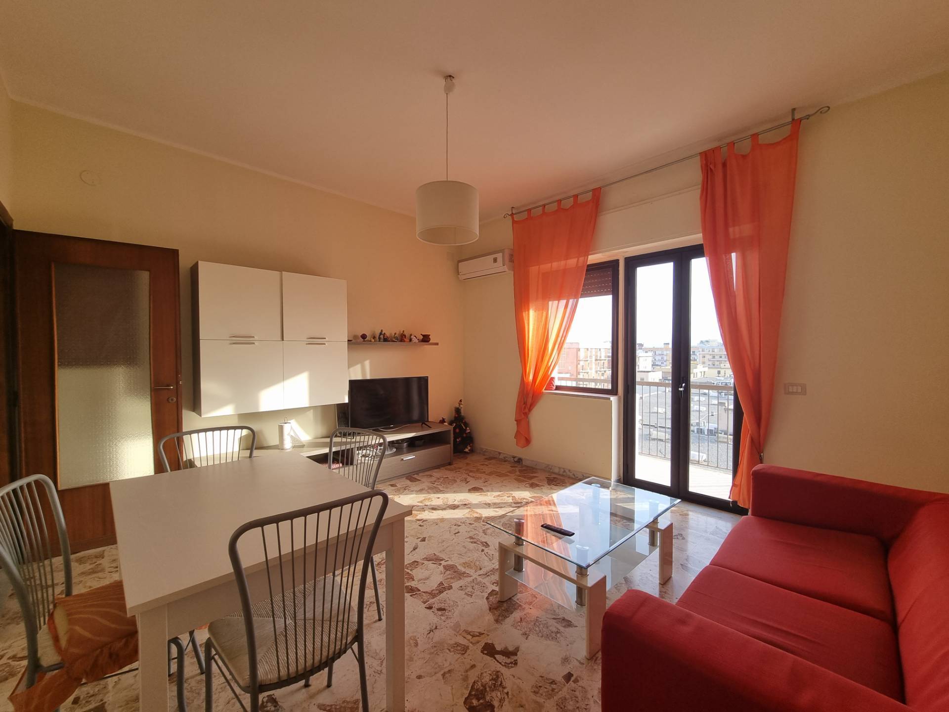 Immagine 11 di Camera in affitto  in Via Giovanni Caboto 21 a Catanzaro