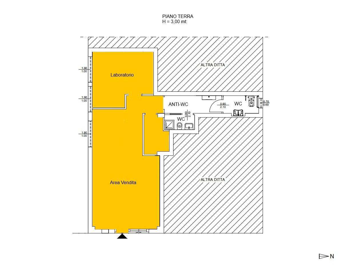 Immagine 12 di Negozio in affitto  in via Genova a Catanzaro