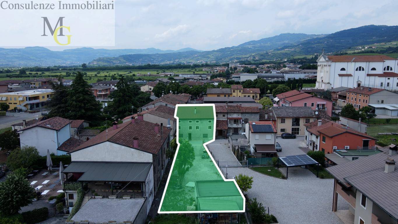 Immagine 1 di Casa semindipendente in vendita  a Roncà