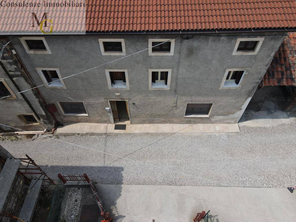 Immagine 3 di Casa semindipendente in vendita  a Roncà