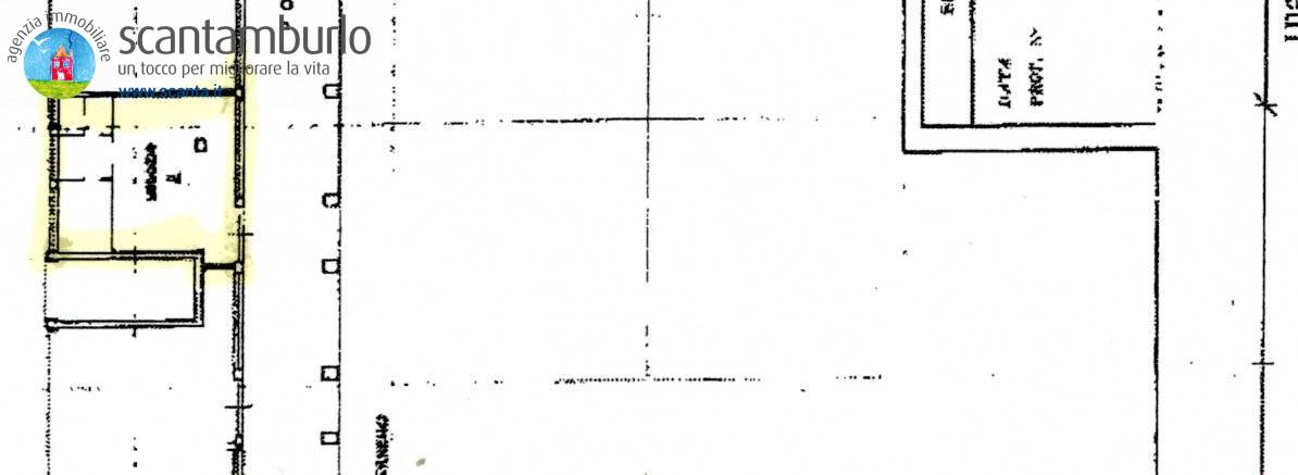 Immagine 12 di Negozio in vendita  a Treviso