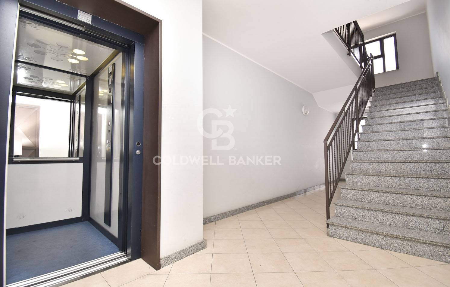 Immagine 4 di Appartamento in vendita  in VIA IV NOVEMBRE 130/H a Aci Catena