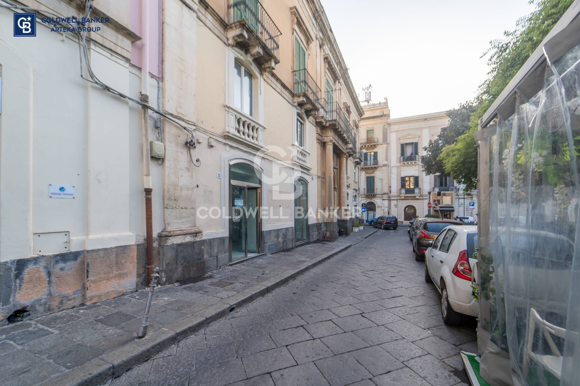 Immagine 2 di Negozio in affitto  in Piazza Giuseppe Garibaldi 33 a Acireale