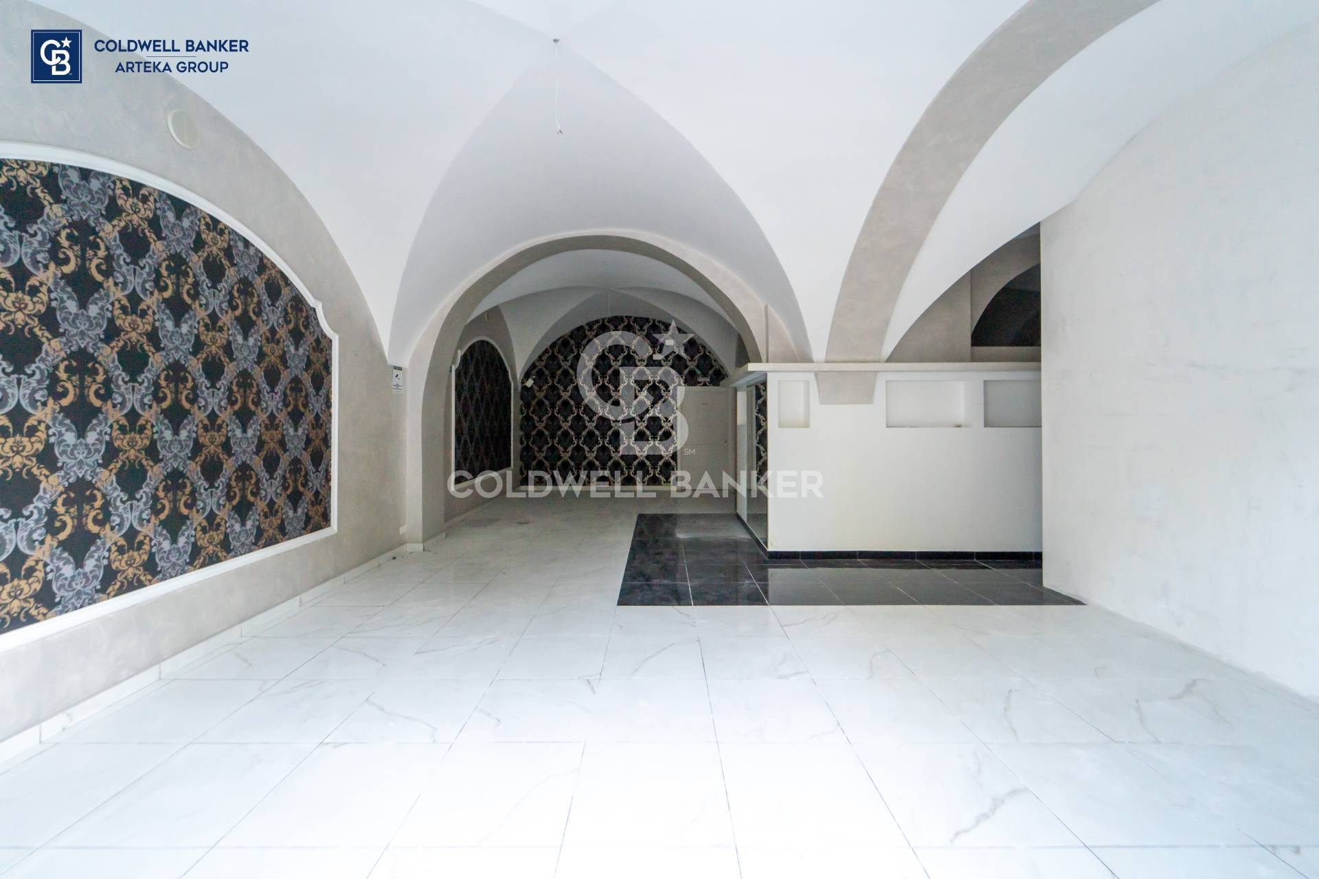 Immagine 3 di Negozio in affitto  in Piazza Giuseppe Garibaldi 33 a Acireale