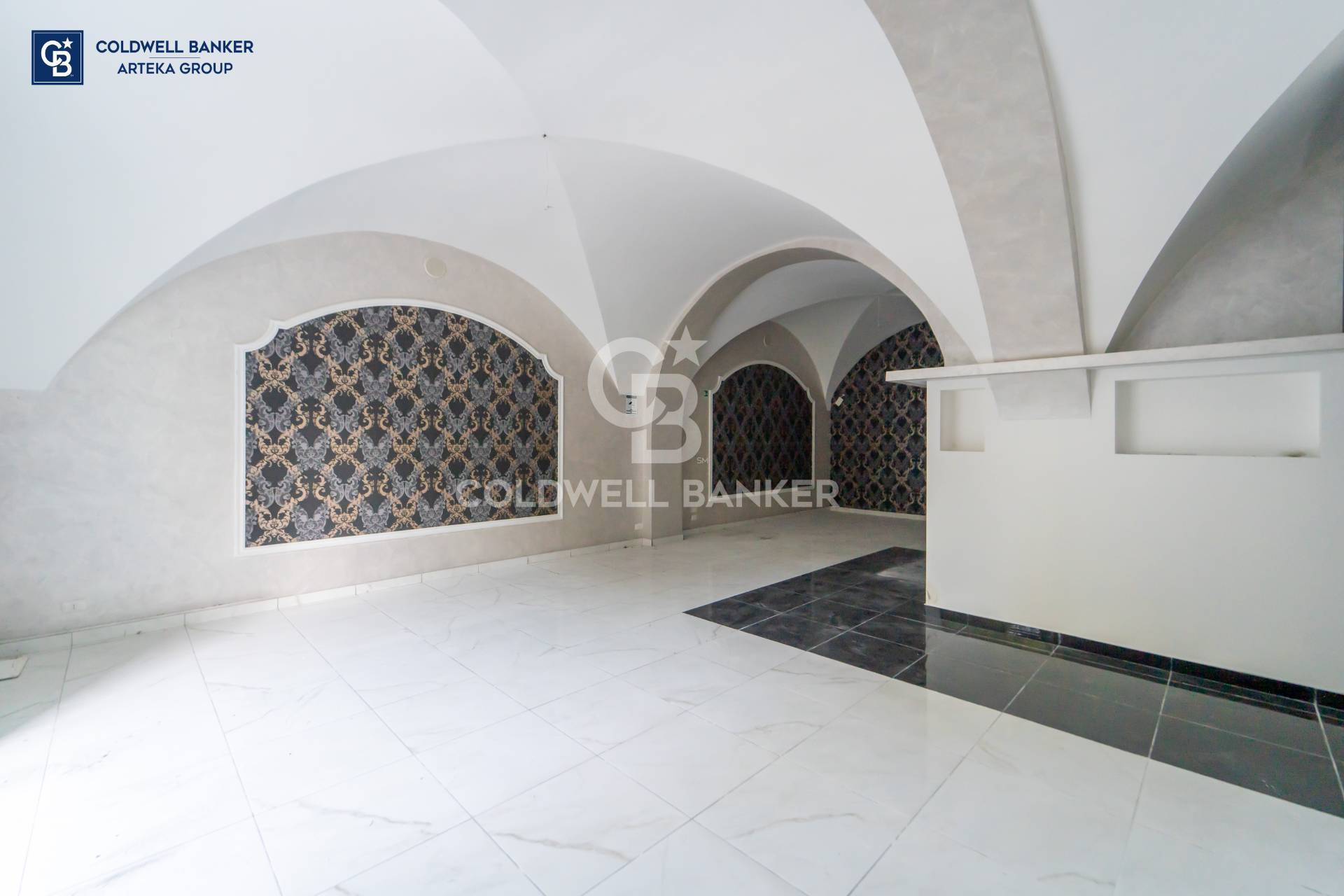 Immagine 5 di Negozio in affitto  in Piazza Giuseppe Garibaldi 33 a Acireale