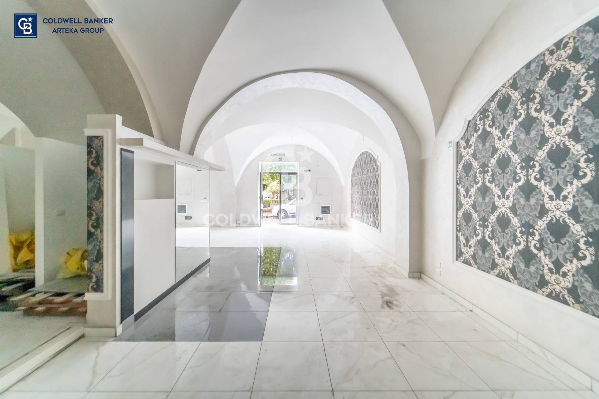 Immagine 7 di Negozio in affitto  in Piazza Giuseppe Garibaldi 33 a Acireale