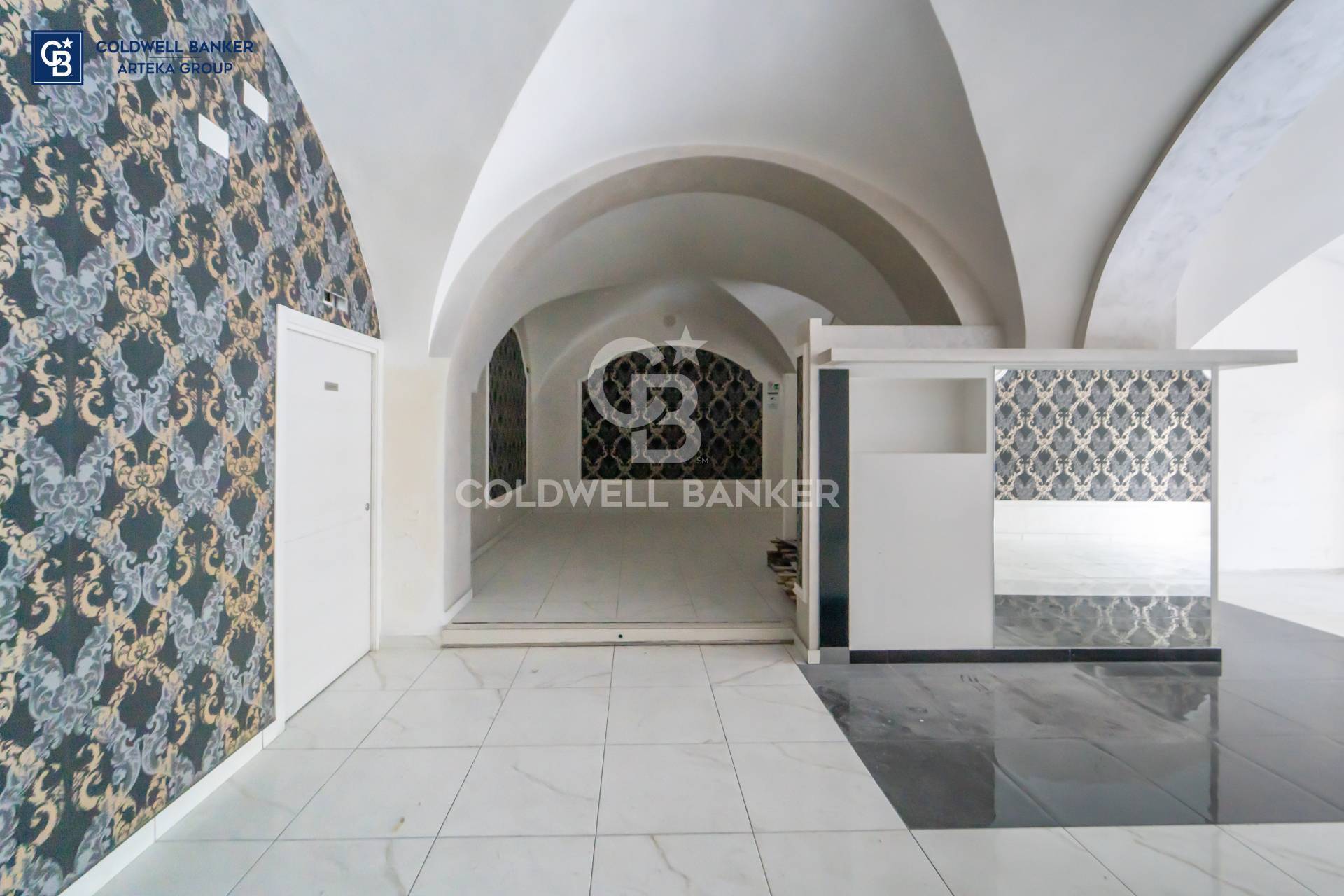 Immagine 8 di Negozio in affitto  in Piazza Giuseppe Garibaldi 33 a Acireale