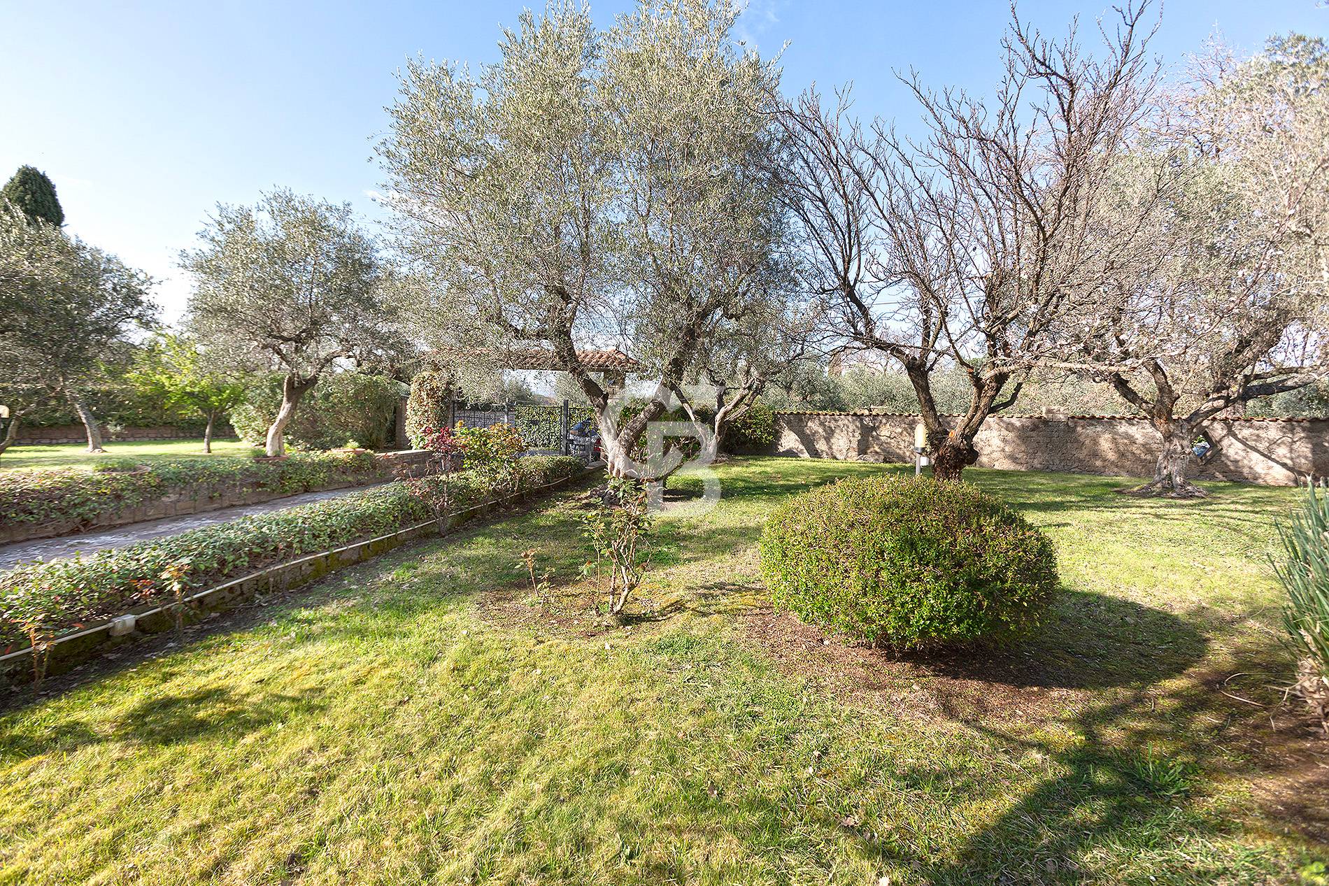 Immagine 42 di Villa in vendita  in Strada Due Casali a Viterbo