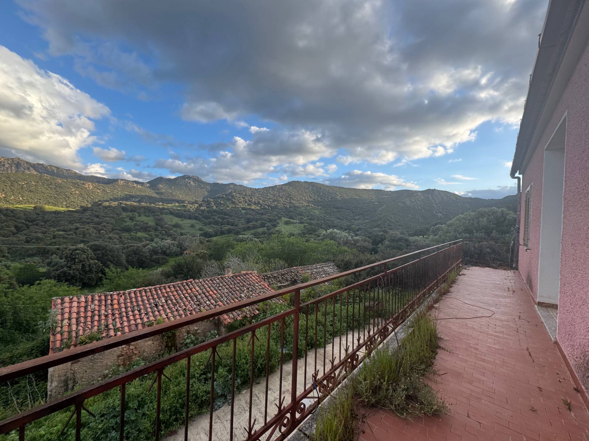 Immagine 9 di Villa in vendita  in Berchiddeddu FRAZ. SOS CODDOS a Aggius