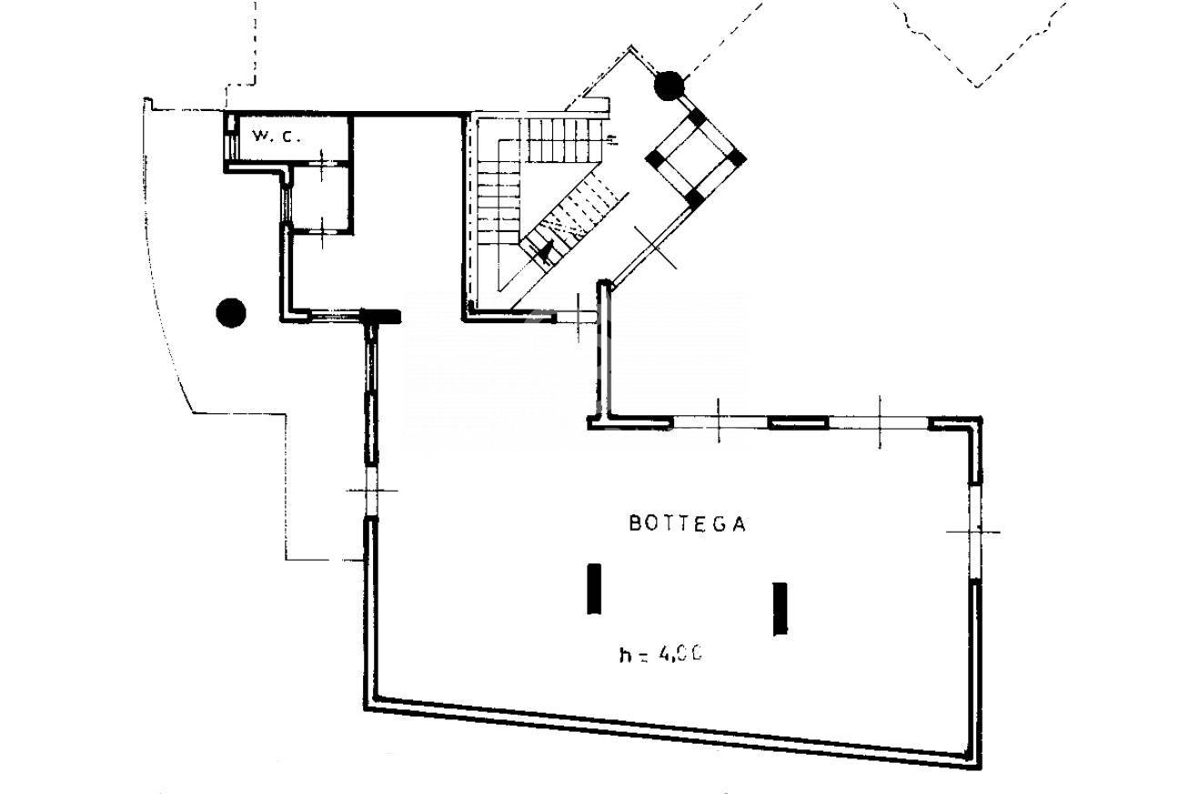 Immagine 11 di Locale commerciale in affitto  in Via Vittorio Sardella 18 a Acireale