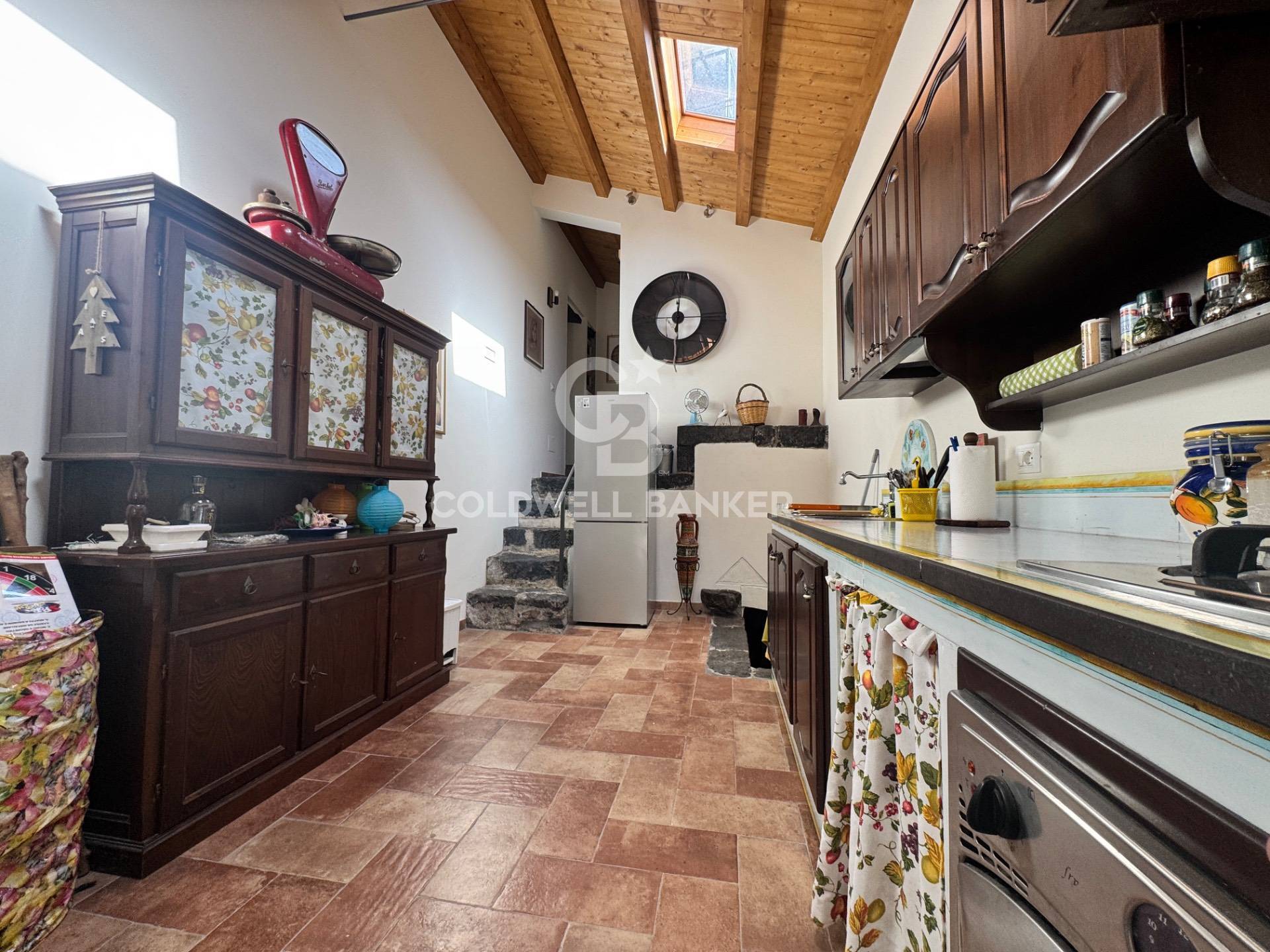 Immagine 16 di Villa in vendita  in via vena a Piedimonte Etneo