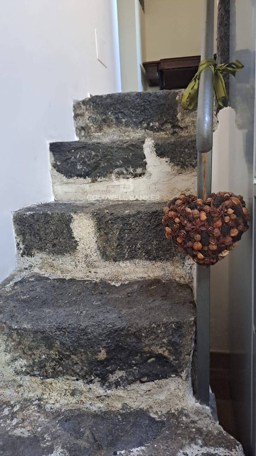 Immagine 27 di Villa in vendita  in via vena a Piedimonte Etneo