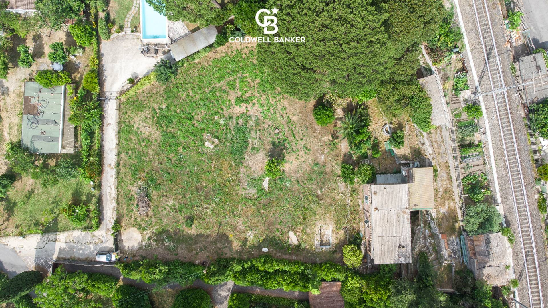 Immagine 2 di Villa in vendita  in Via Piano del Lago 7 a Castel Gandolfo