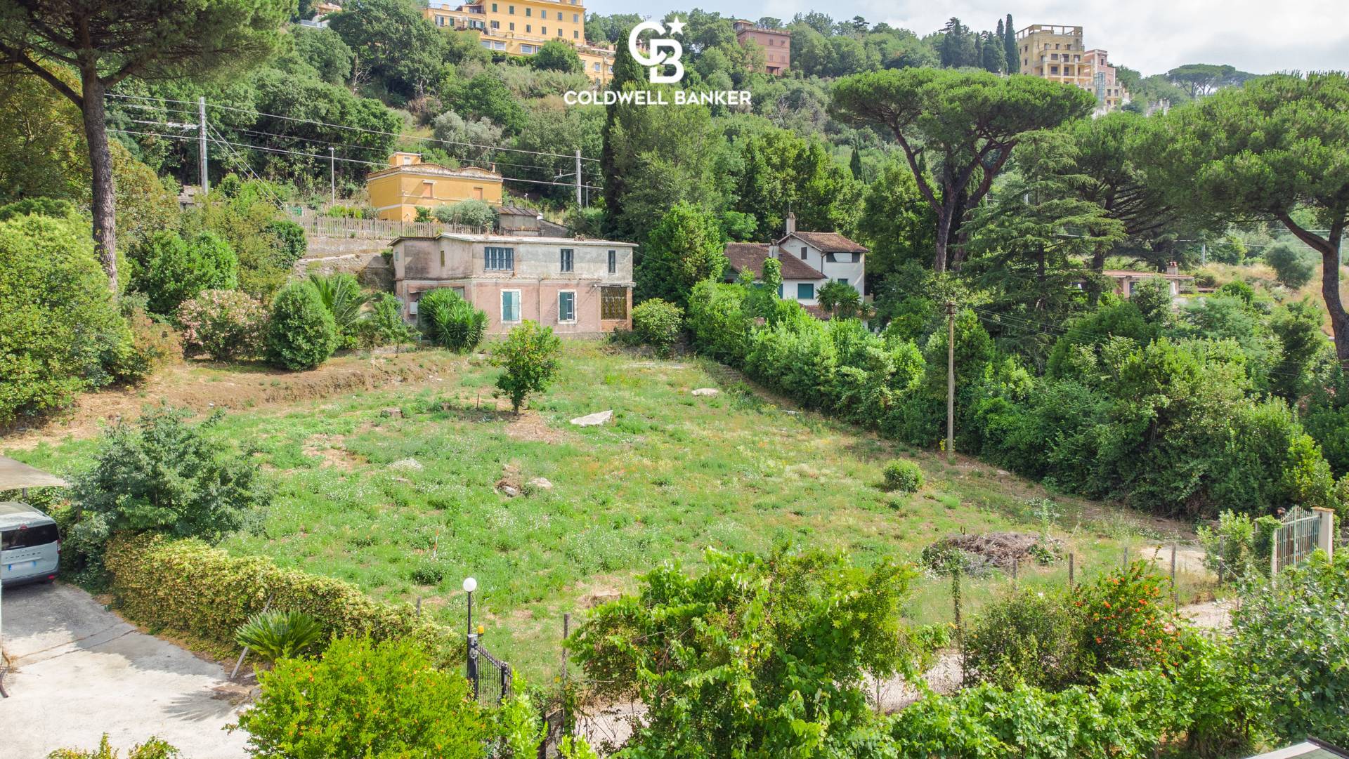 Immagine 1 di Villa in vendita  in Via Piano del Lago 7 a Castel Gandolfo