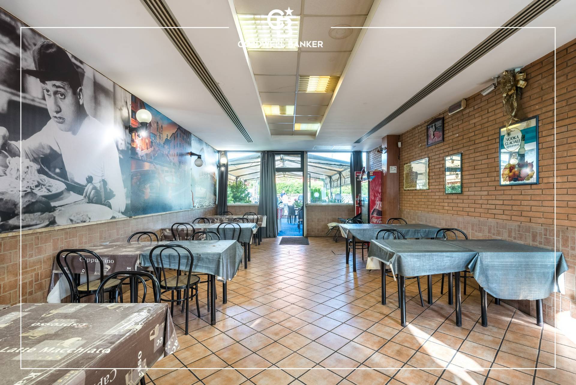 Immagine 14 di Locale commerciale in vendita  in Via Torre del Vescovo 1 a Pomezia