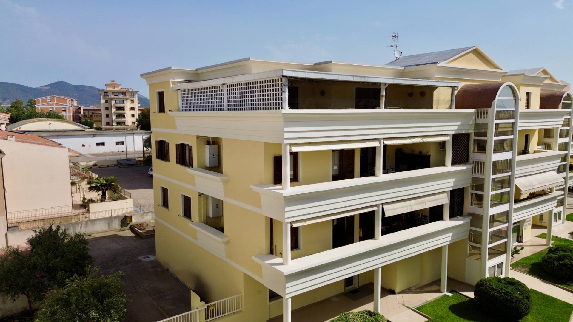 Immagine 4 di Appartamento in vendita  in VIA LAZIO 16 a Olbia