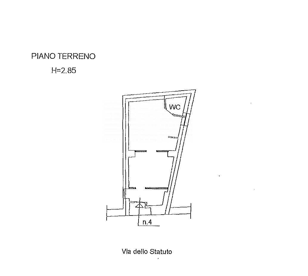 Immagine 17 di Locale commerciale in vendita  in Via dello Statuto 4 a Tarquinia