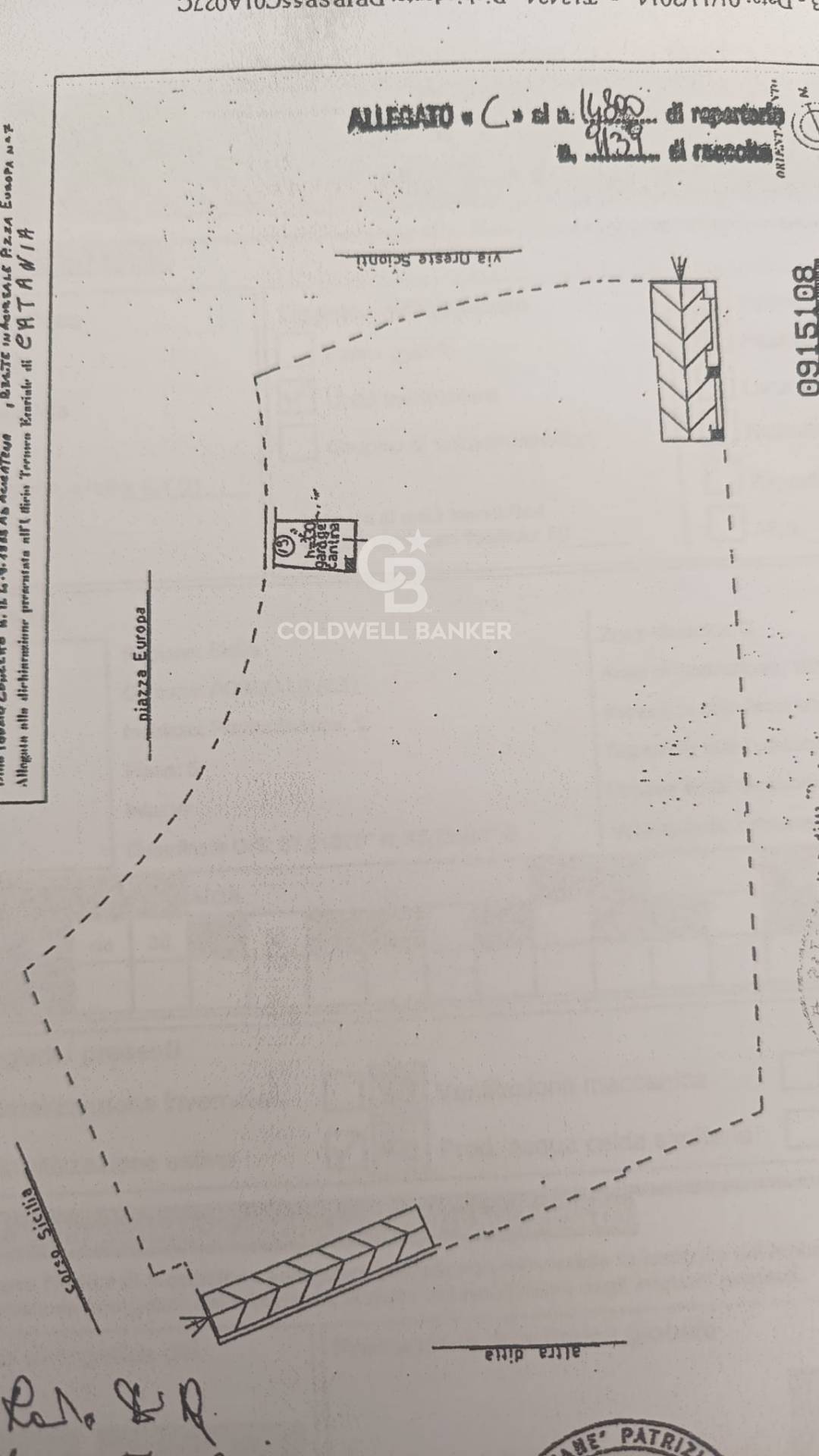 Immagine 4 di Box auto in vendita  in Corso Sicilia 58 a Acireale