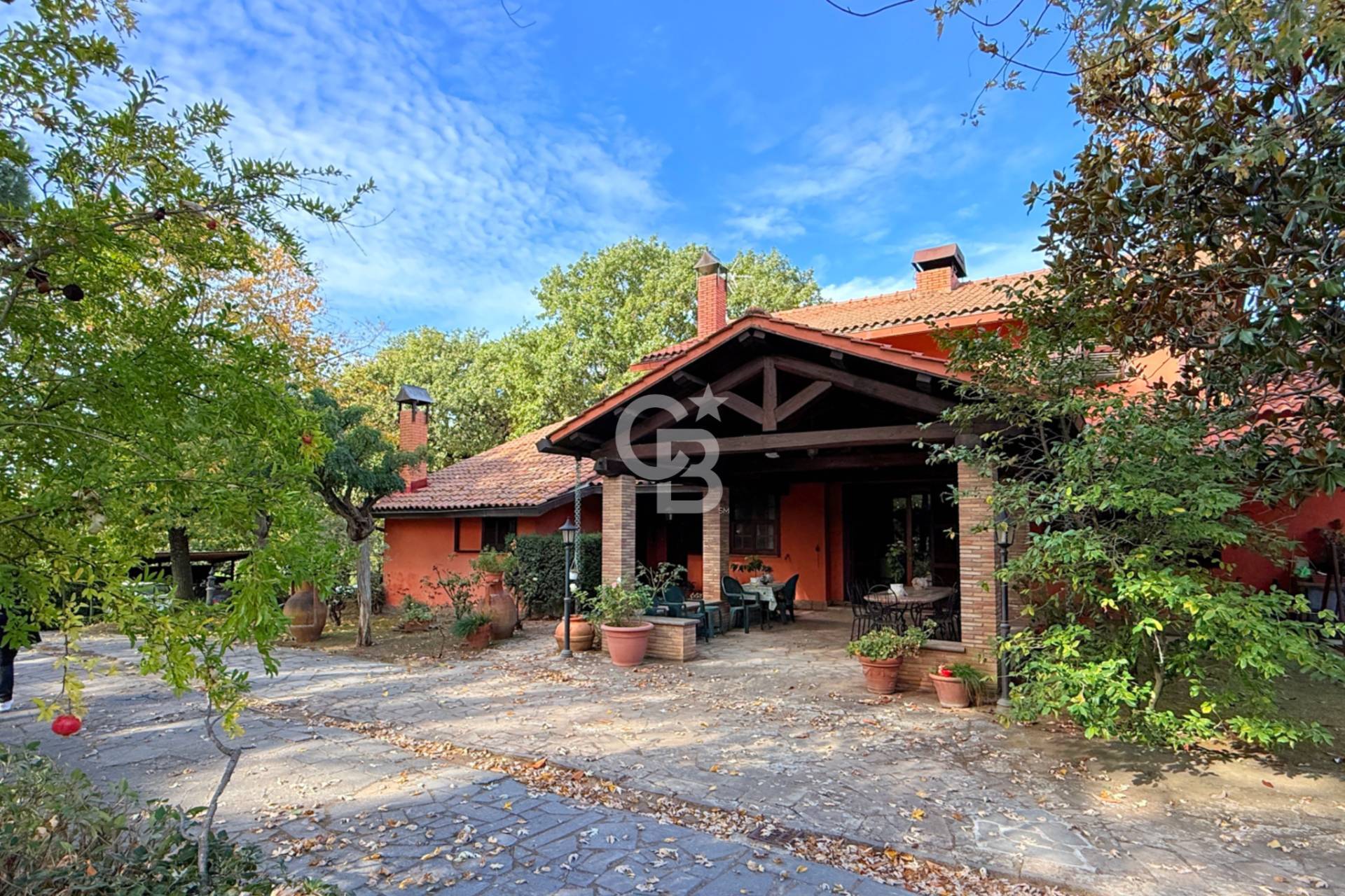 Immagine 2 di Villa in vendita  in Strada Due Casali a Viterbo