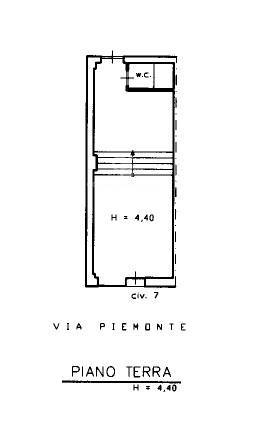 Immagine 11 di Locale commerciale in affitto  in Via Piemonte 7 a Acireale