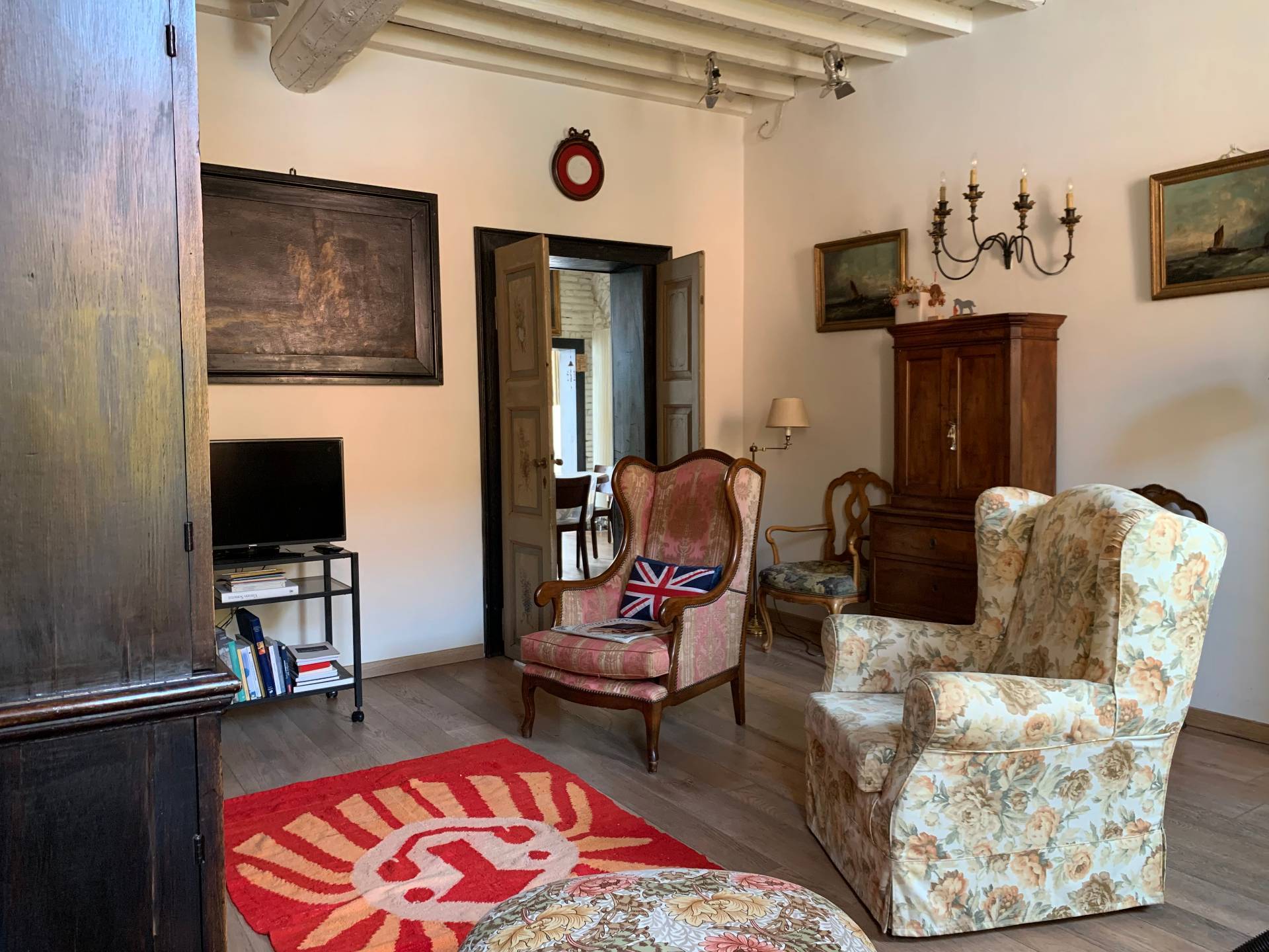 Immagine 3 di Casa indipendente in vendita  a Mantova